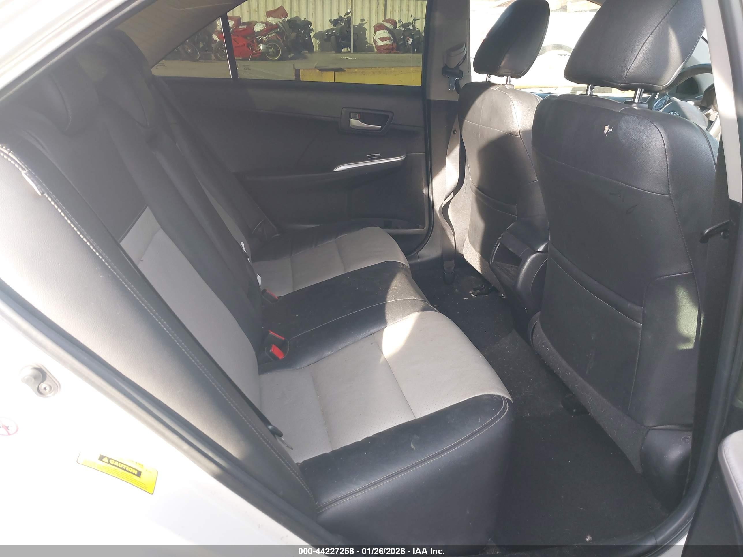 TOYOTA CAMRY image 8