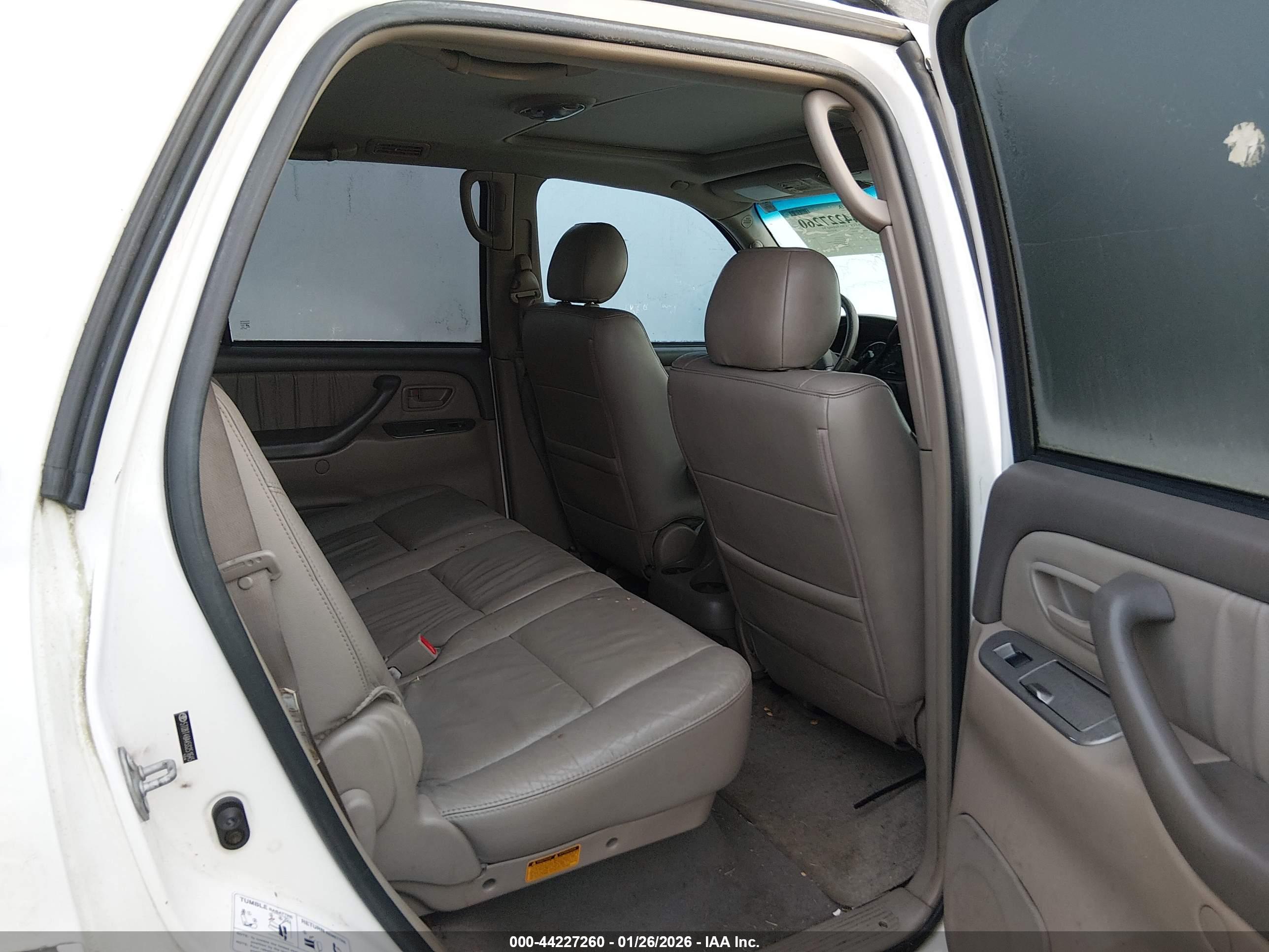 TOYOTA SEQUOIA image 8