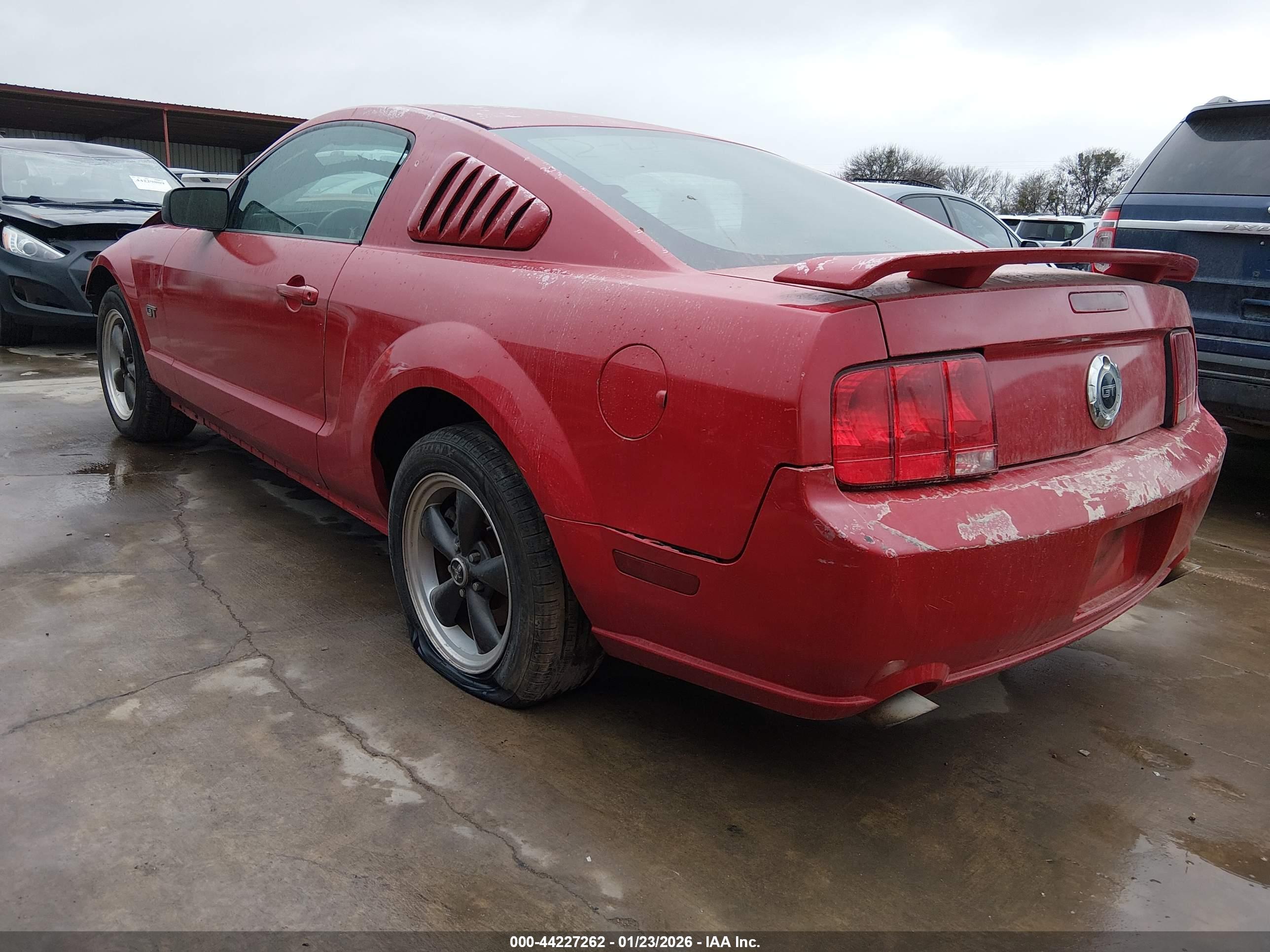 FORD MUSTANG image 3