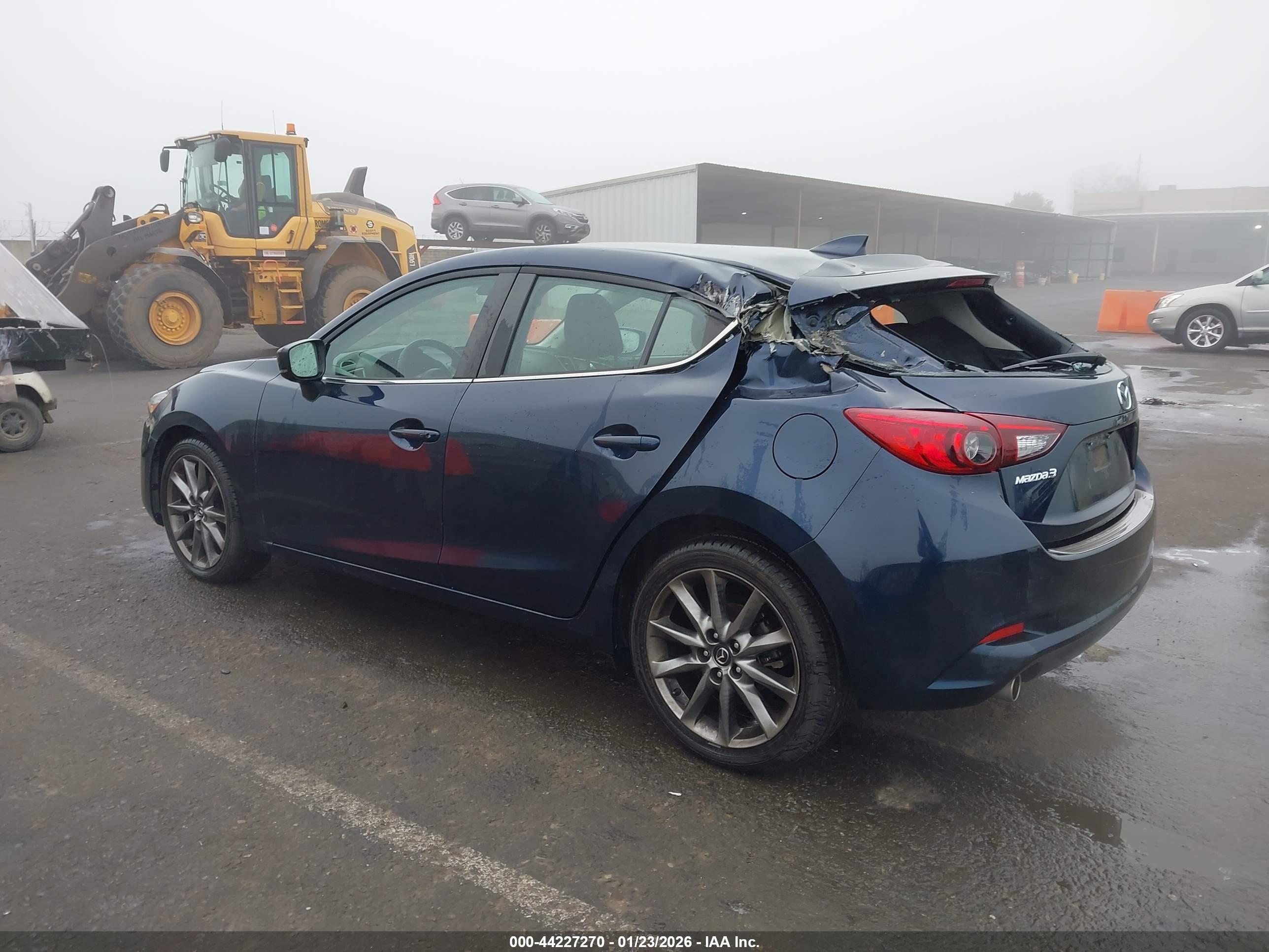 MAZDA MAZDA3 image 3