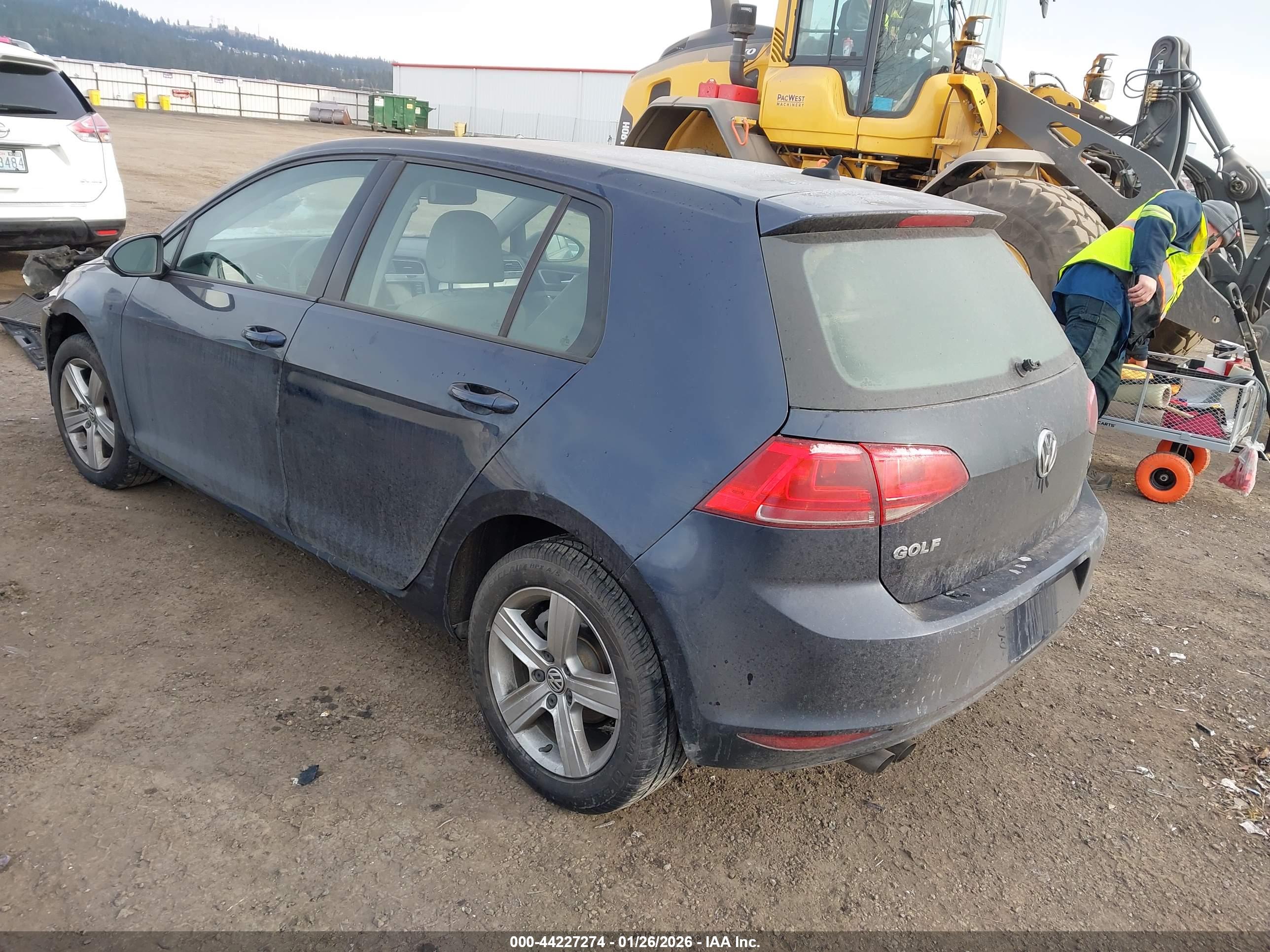 VOLKSWAGEN GOLF image 3