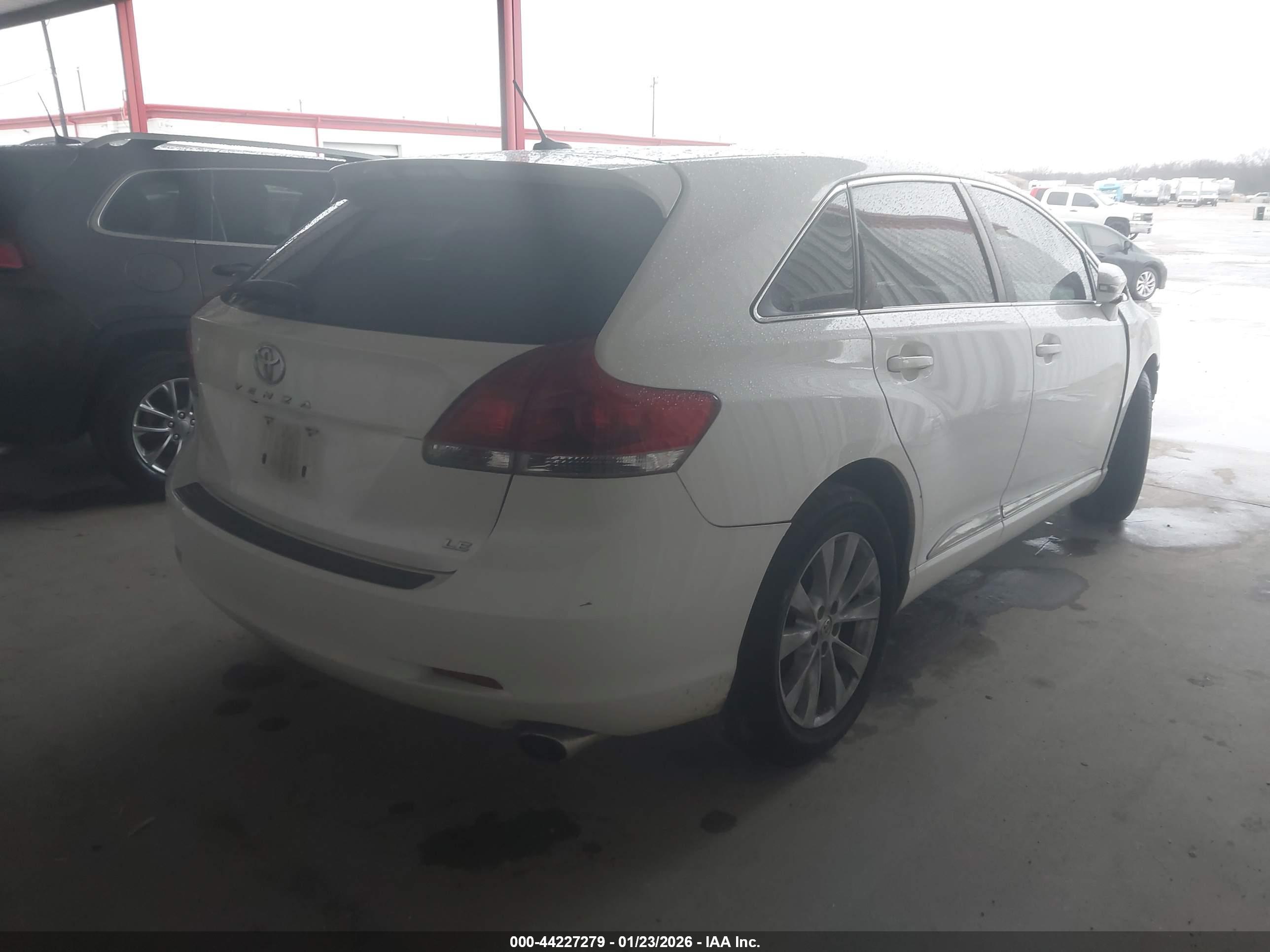 TOYOTA VENZA image 4