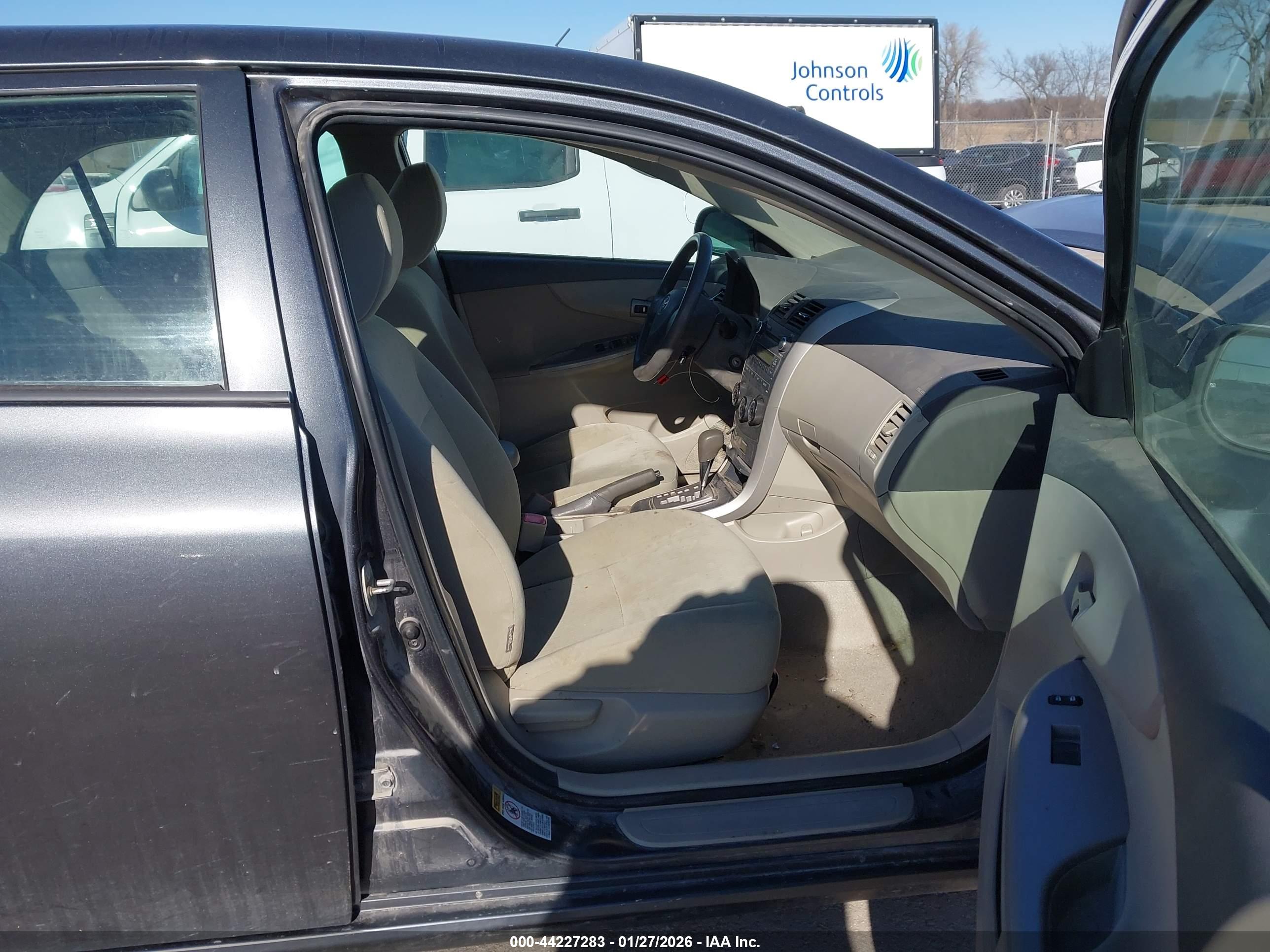 TOYOTA COROLLA image 5