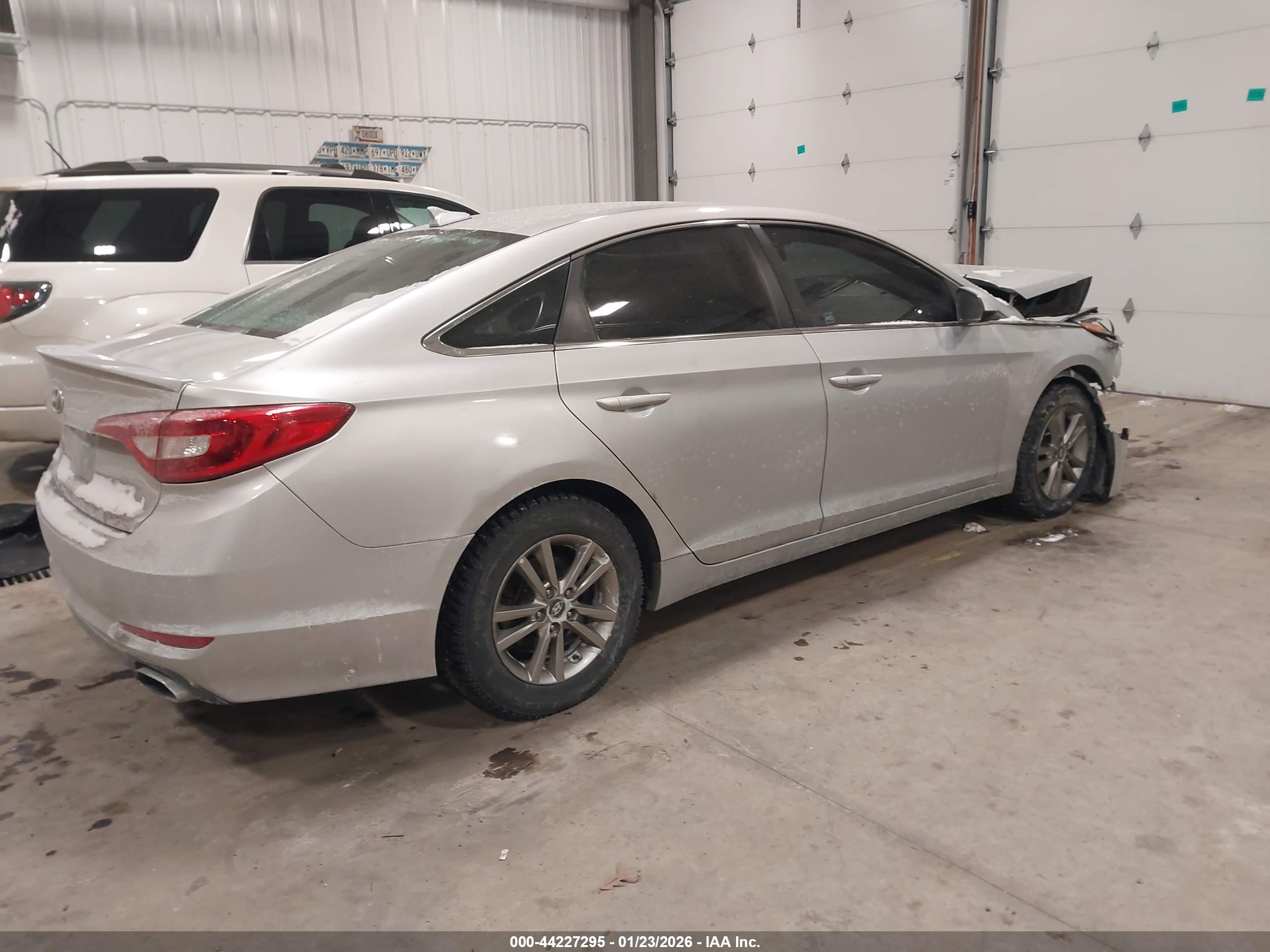 HYUNDAI SONATA image 4