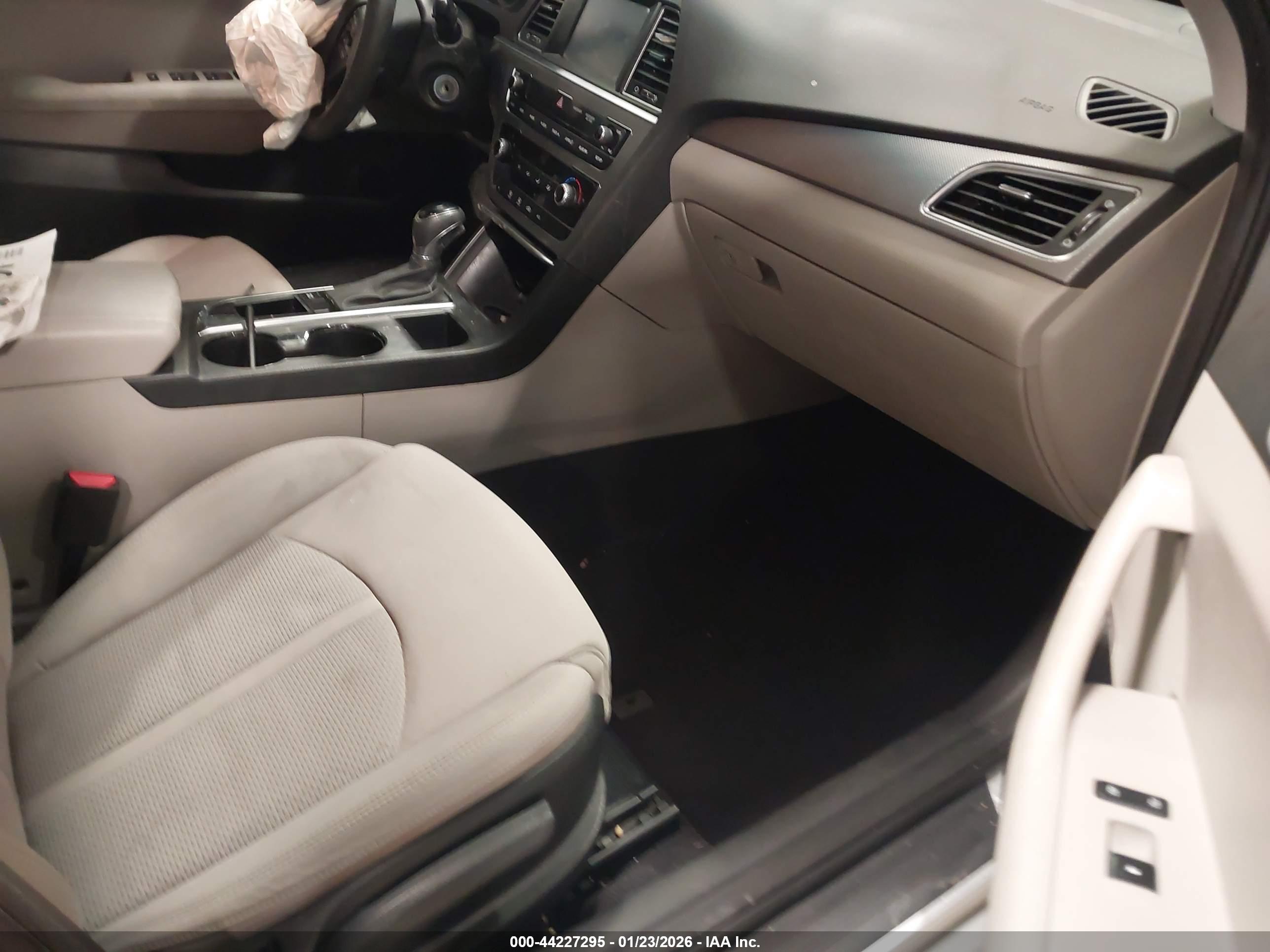 HYUNDAI SONATA image 5