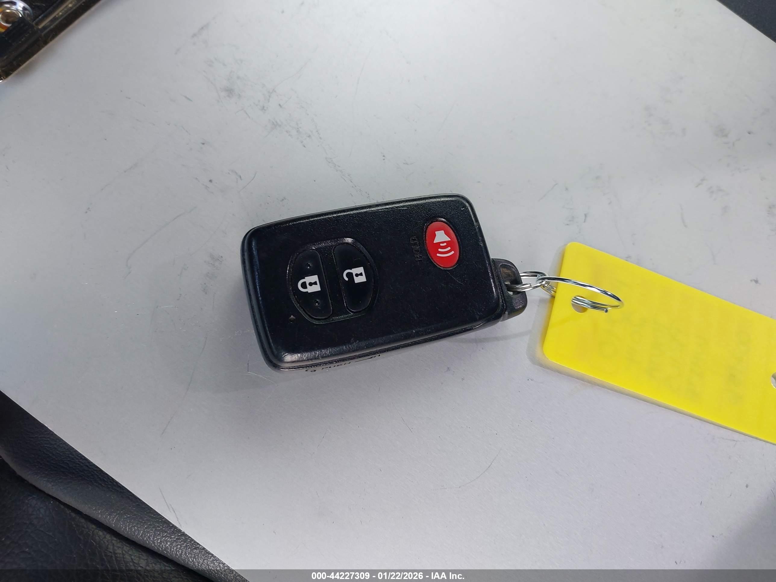 TOYOTA PRIUS image 11