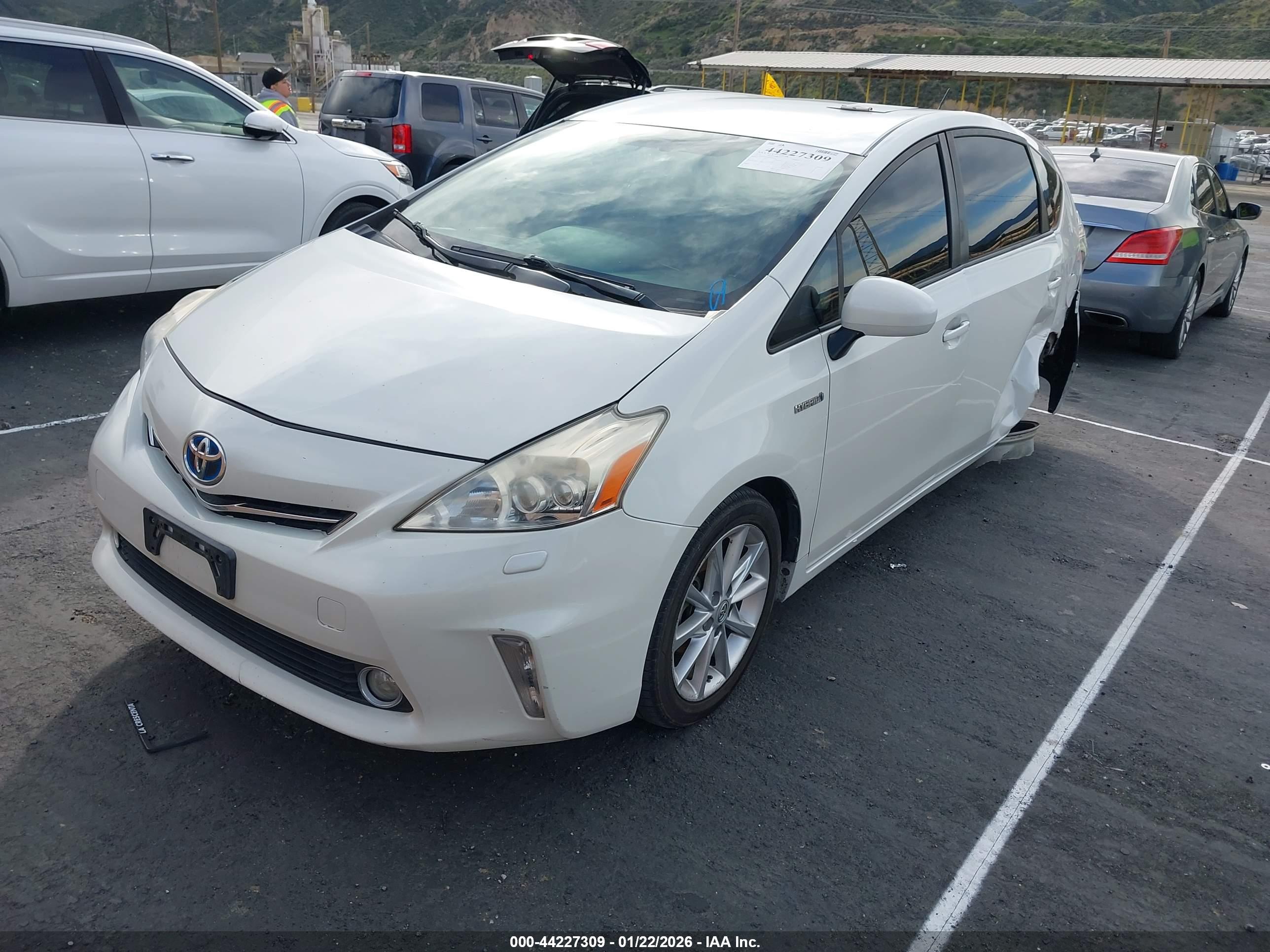 TOYOTA PRIUS image 2
