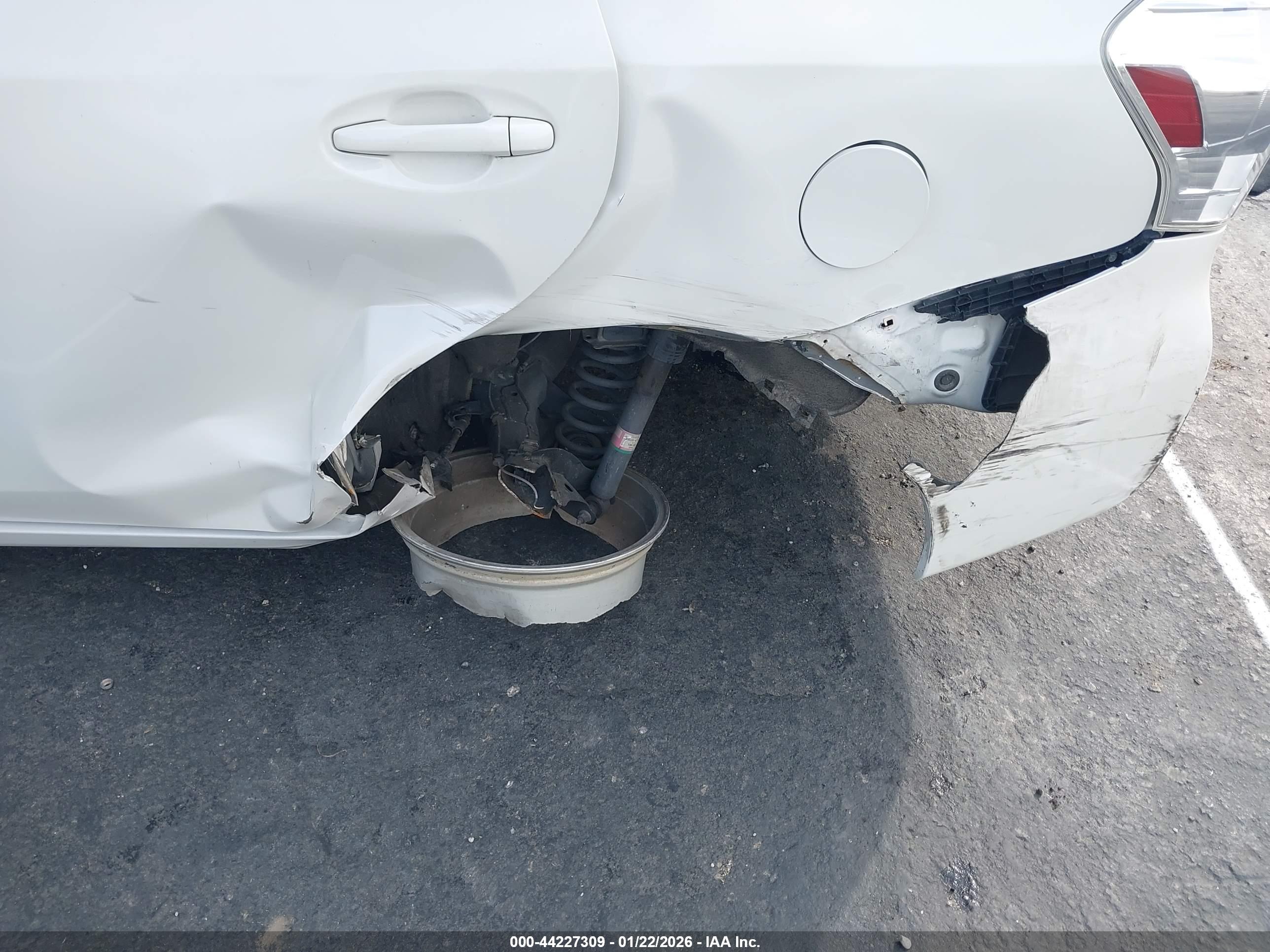 TOYOTA PRIUS image 6