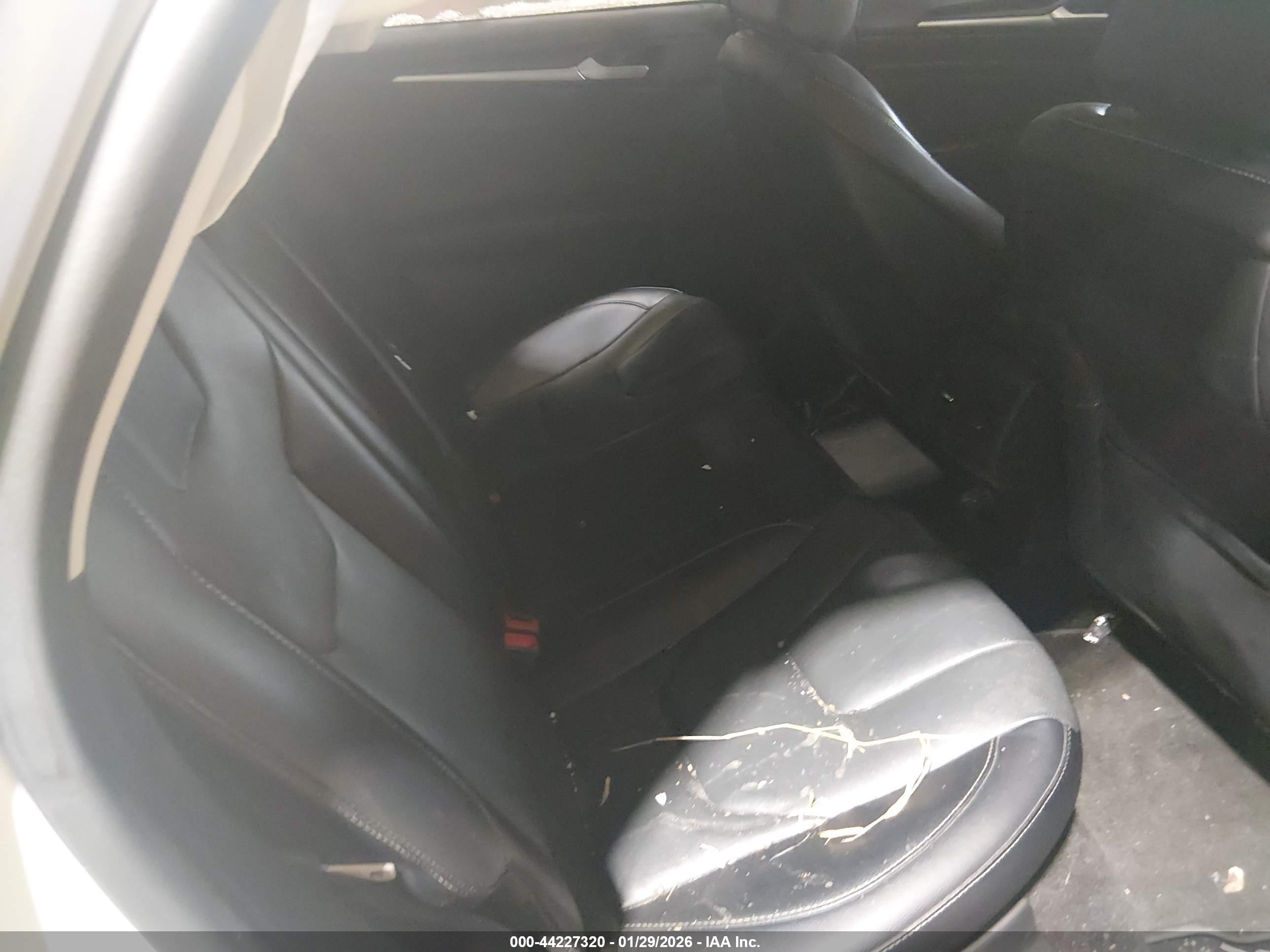 FORD FUSION image 8
