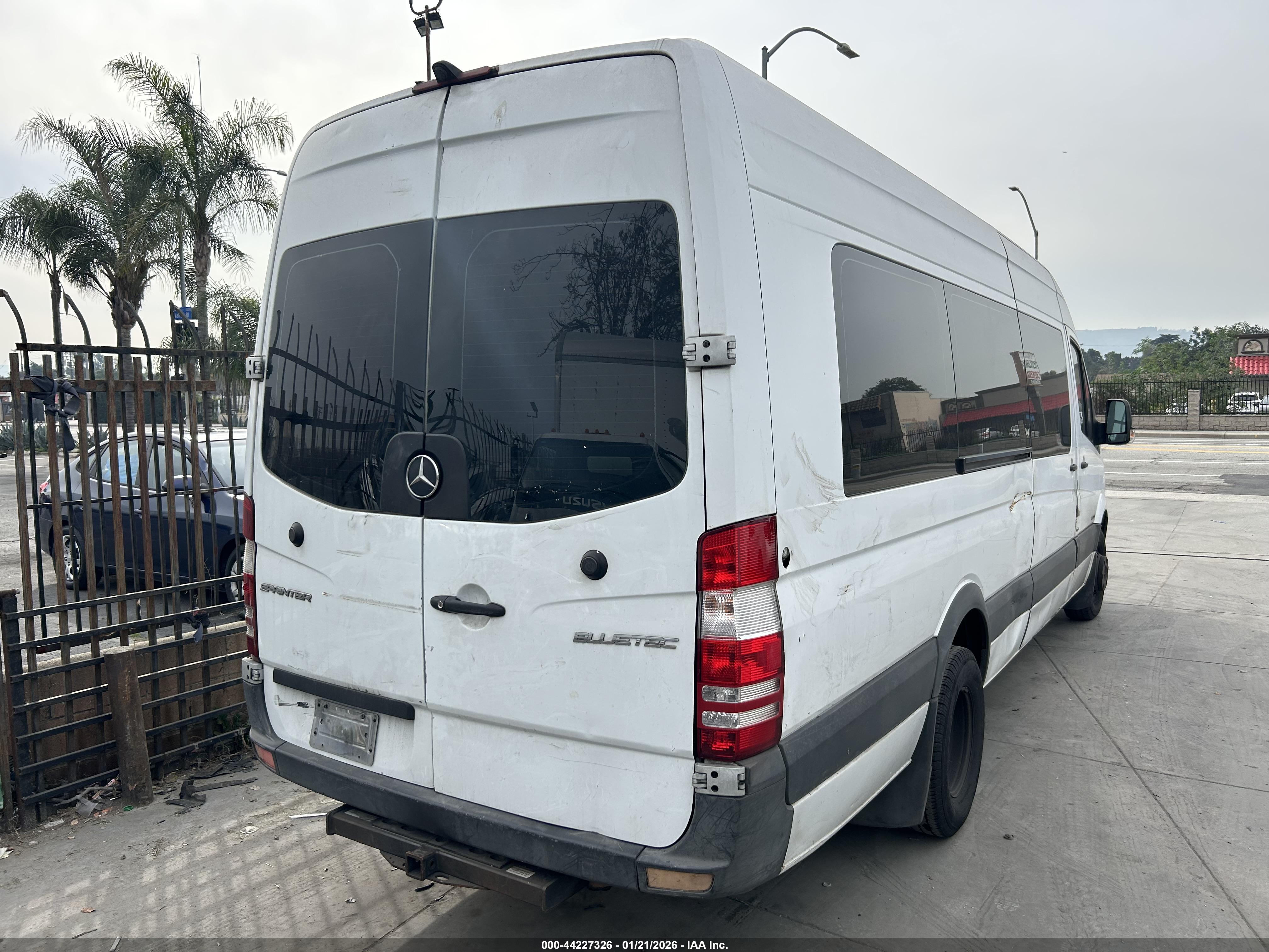 MERCEDES-BENZ SPRINTER image 4