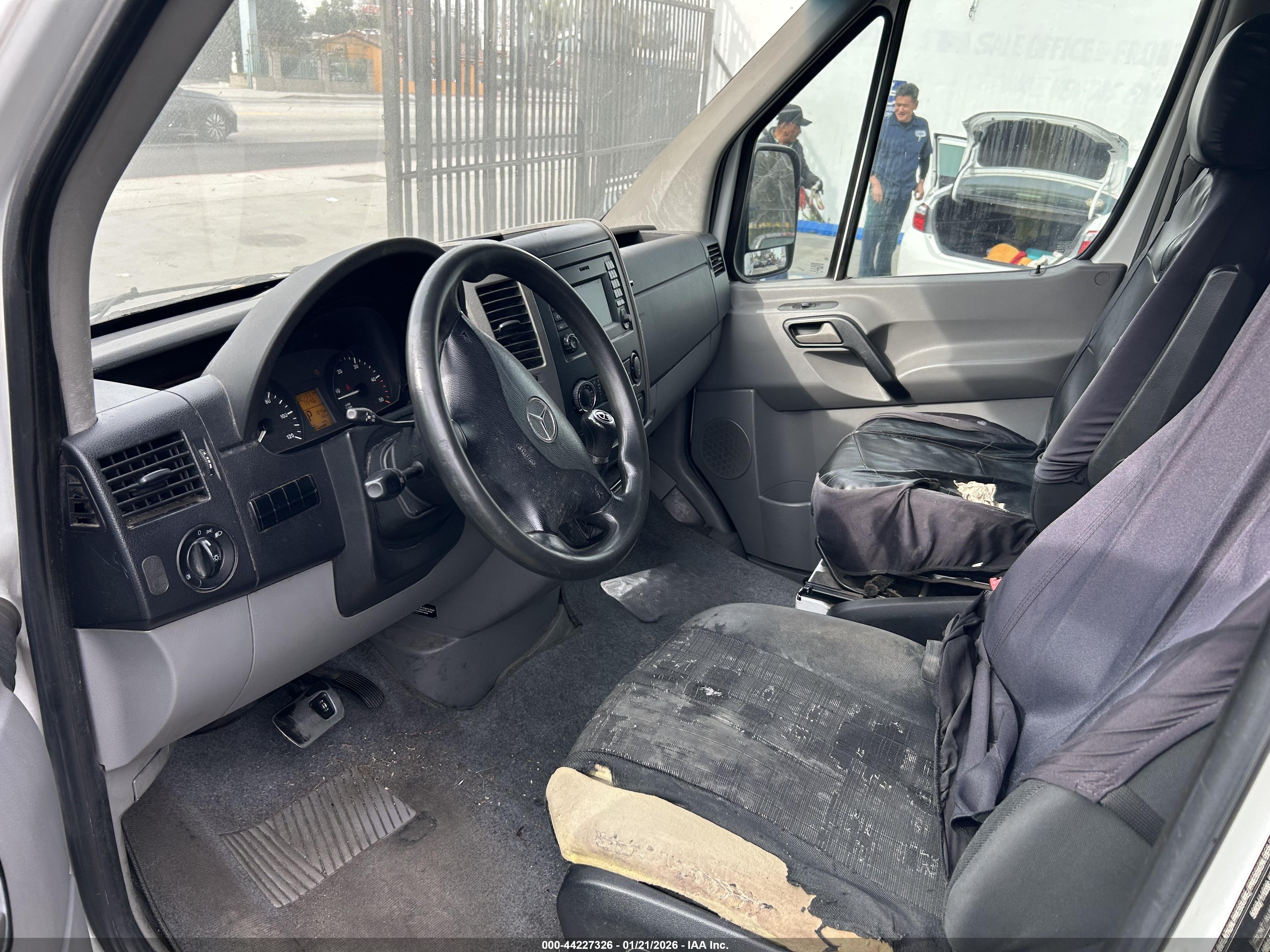 MERCEDES-BENZ SPRINTER image 5