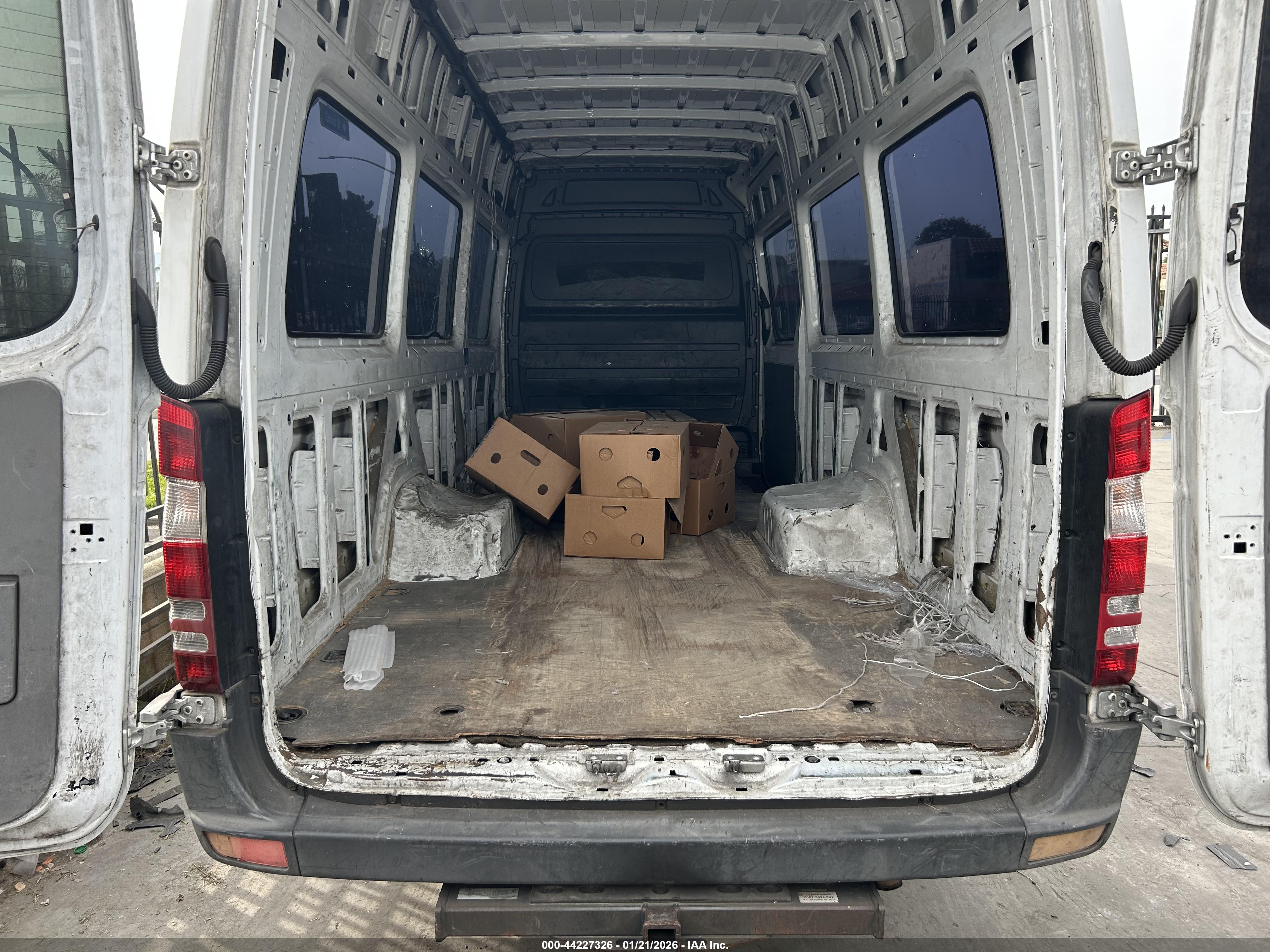 MERCEDES-BENZ SPRINTER image 7