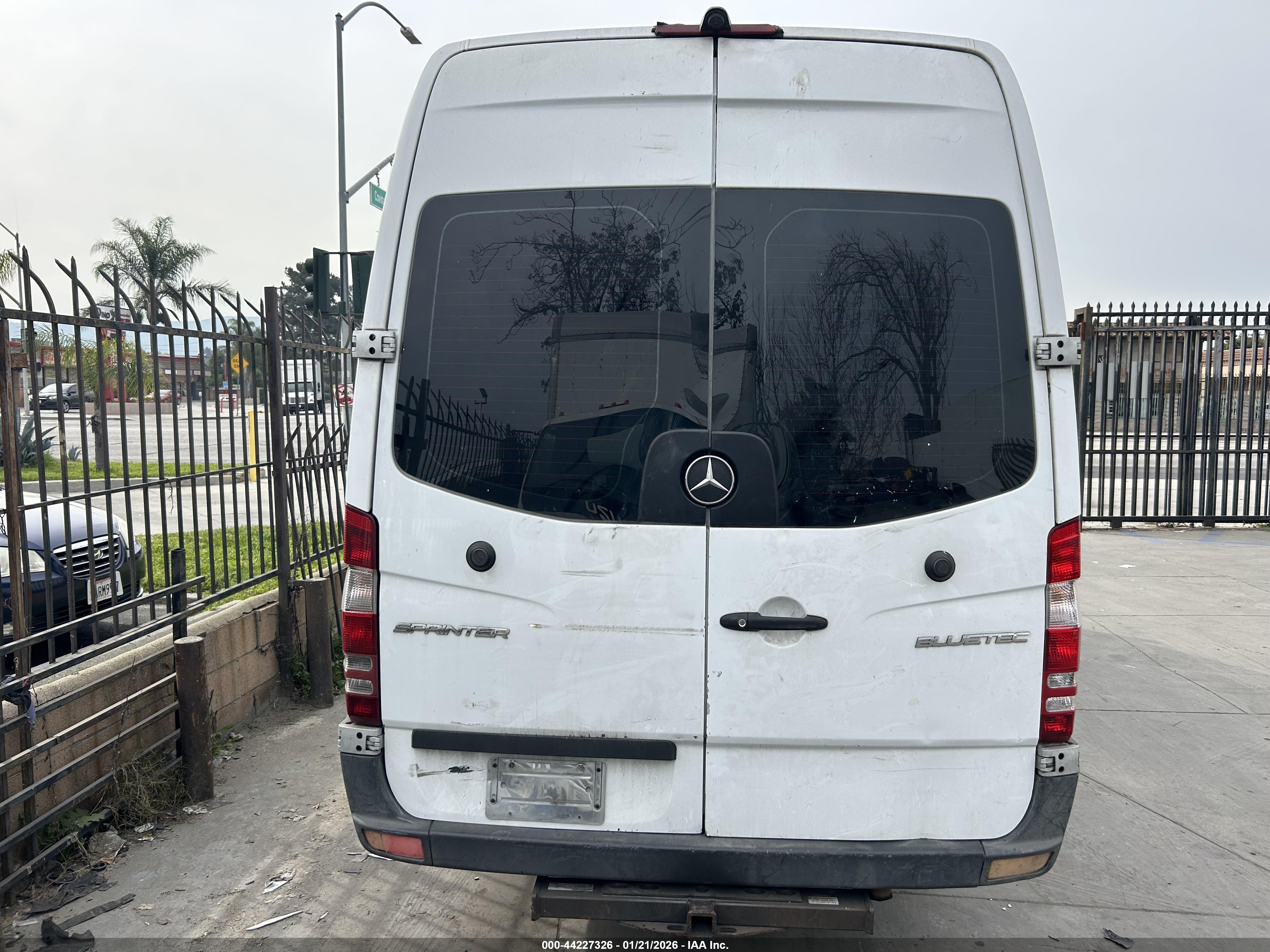 MERCEDES-BENZ SPRINTER image 8