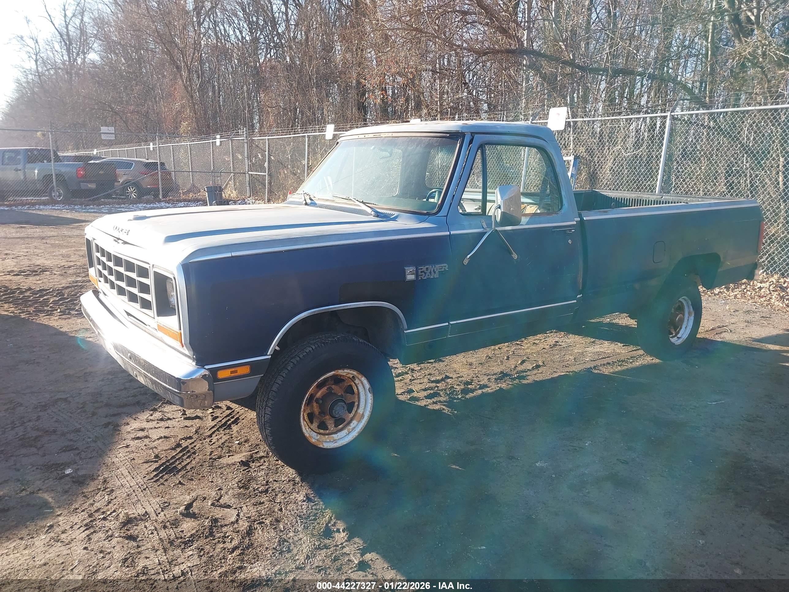 DODGE W-SERIES image 2