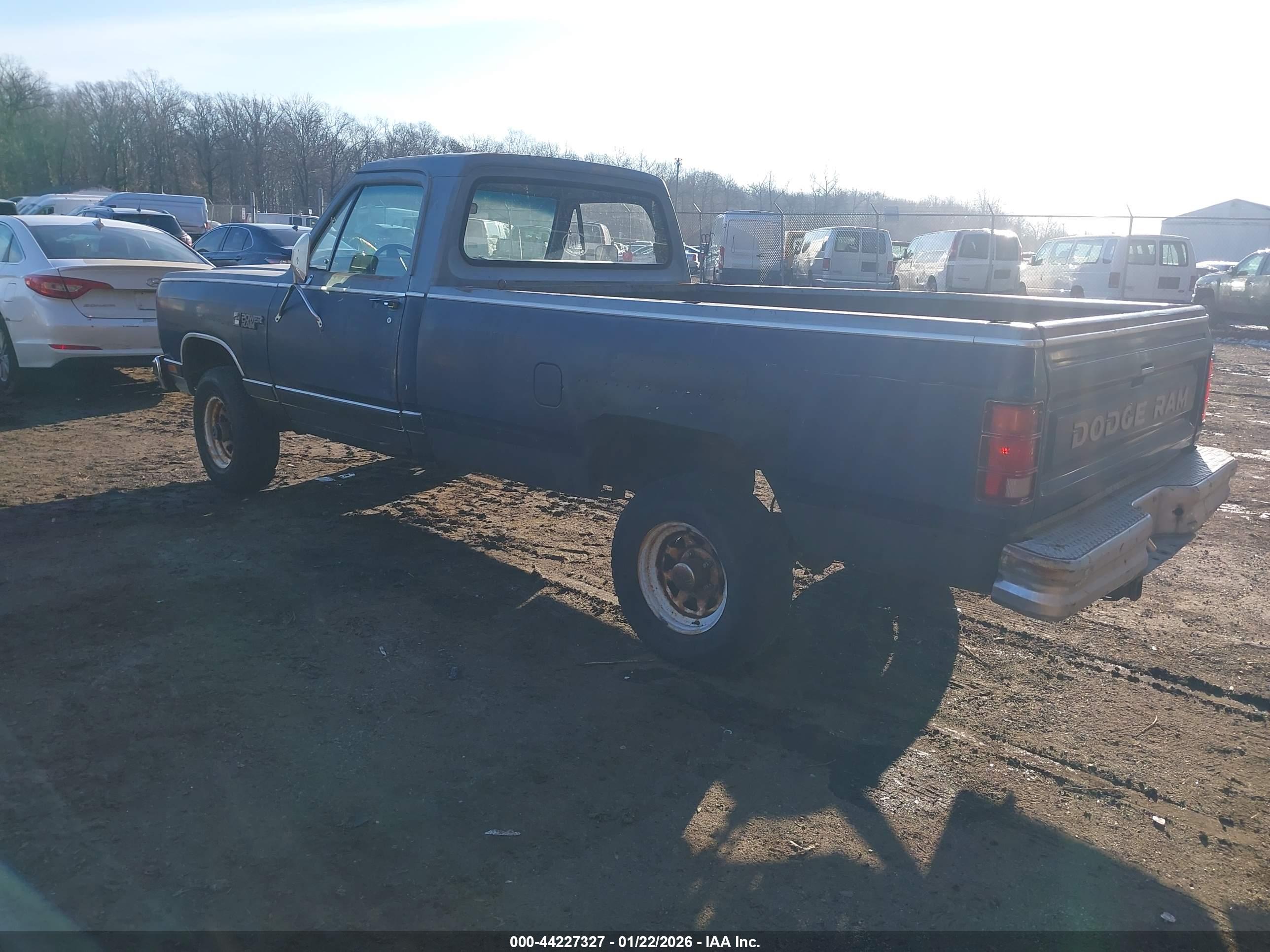 DODGE W-SERIES image 3