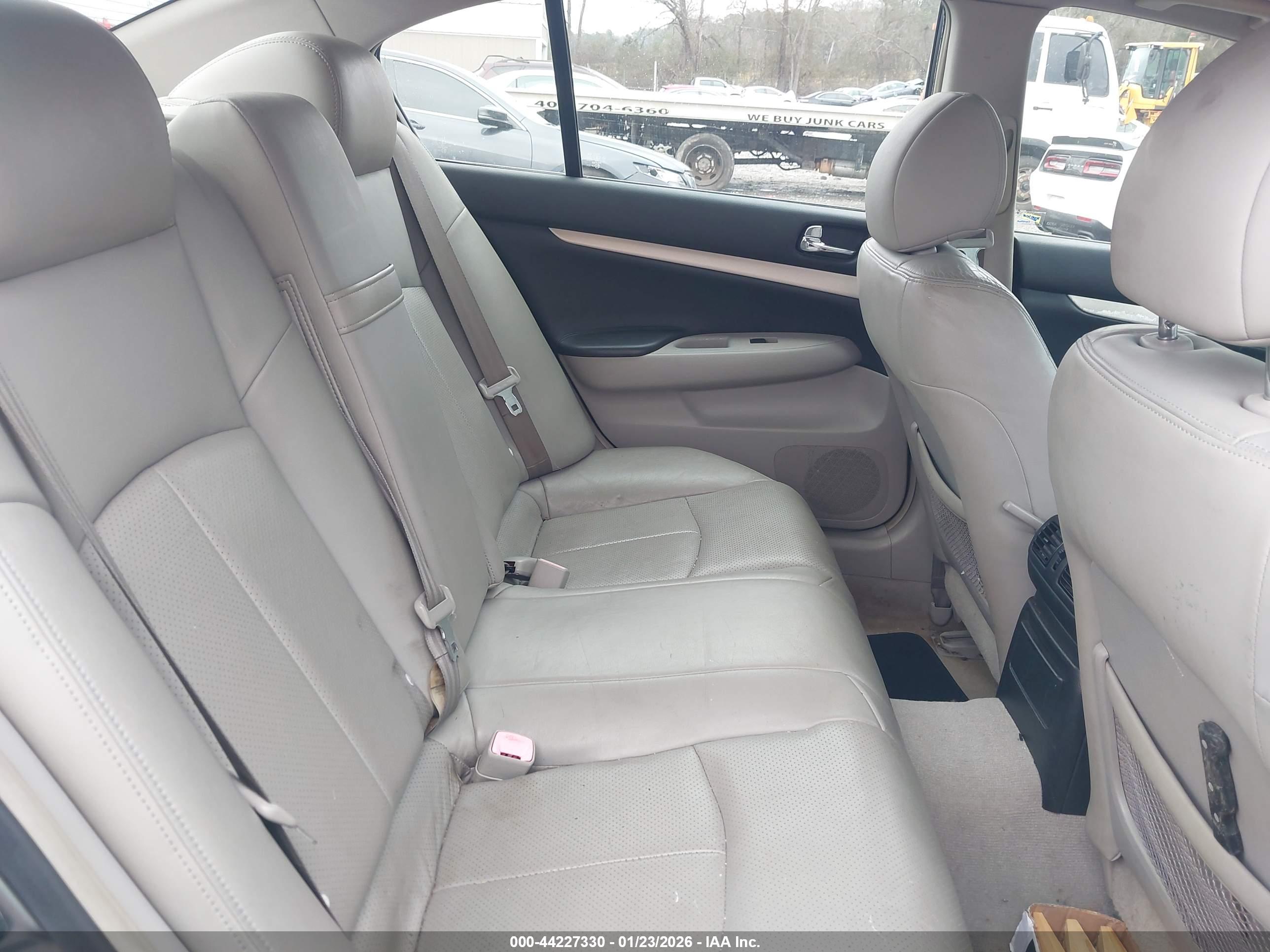 INFINITI G35X image 8