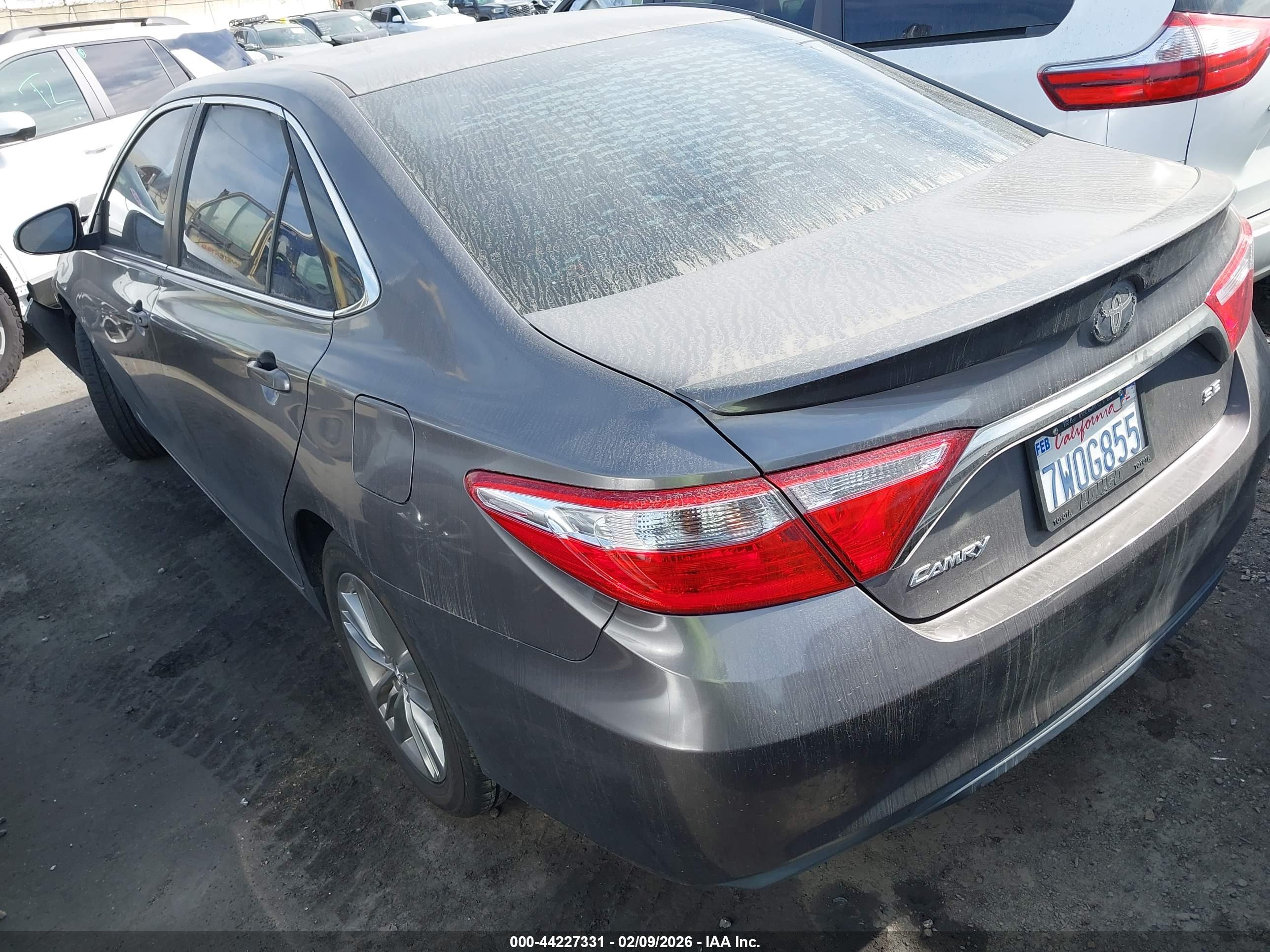 TOYOTA CAMRY image 3