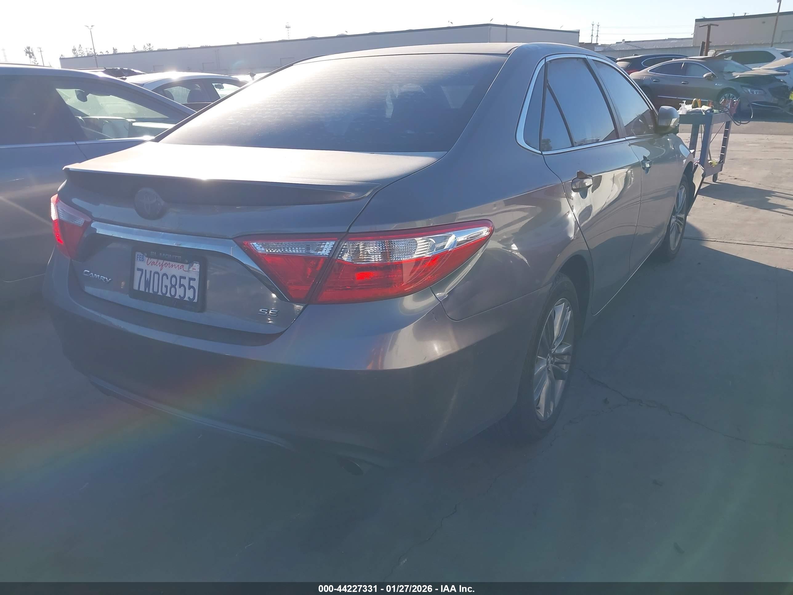 TOYOTA CAMRY image 4