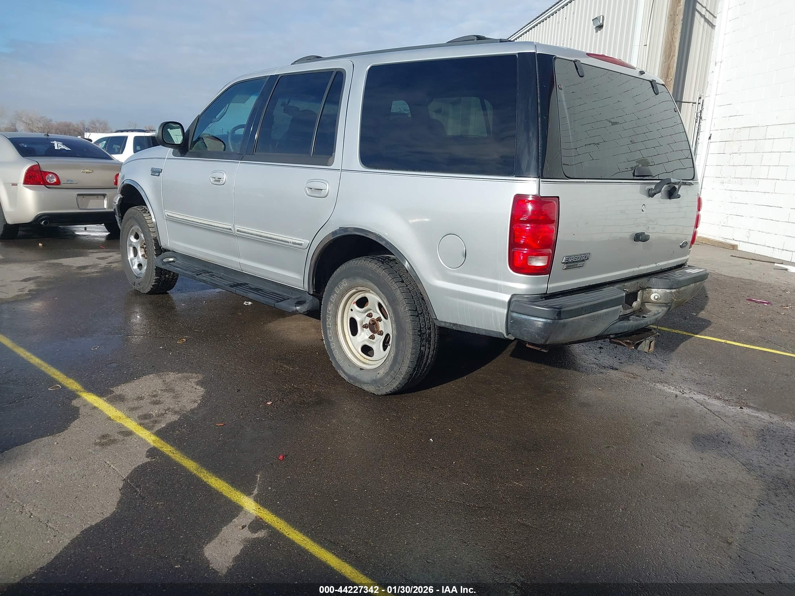 FORD EXPEDITION image 3
