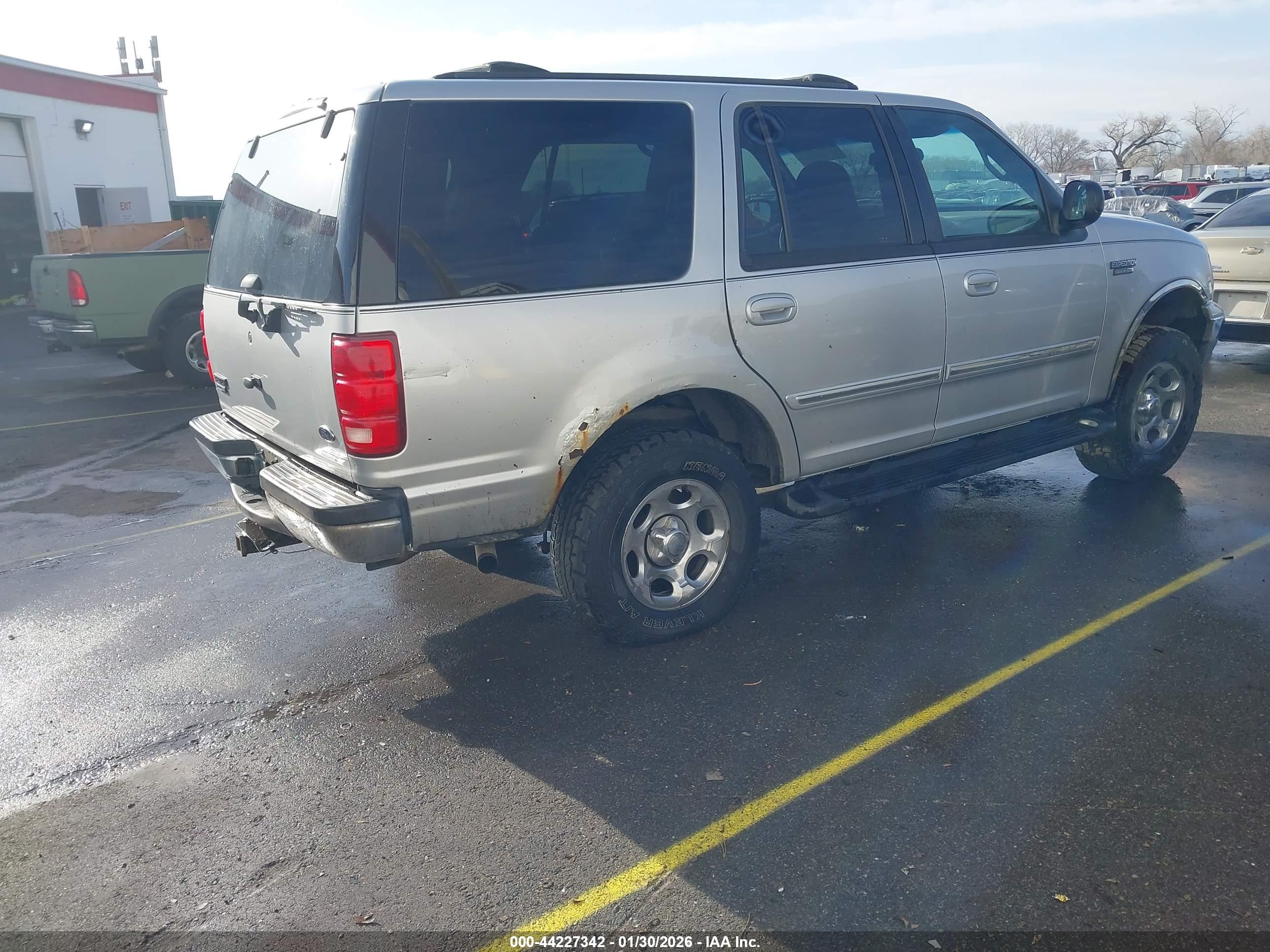 FORD EXPEDITION image 4