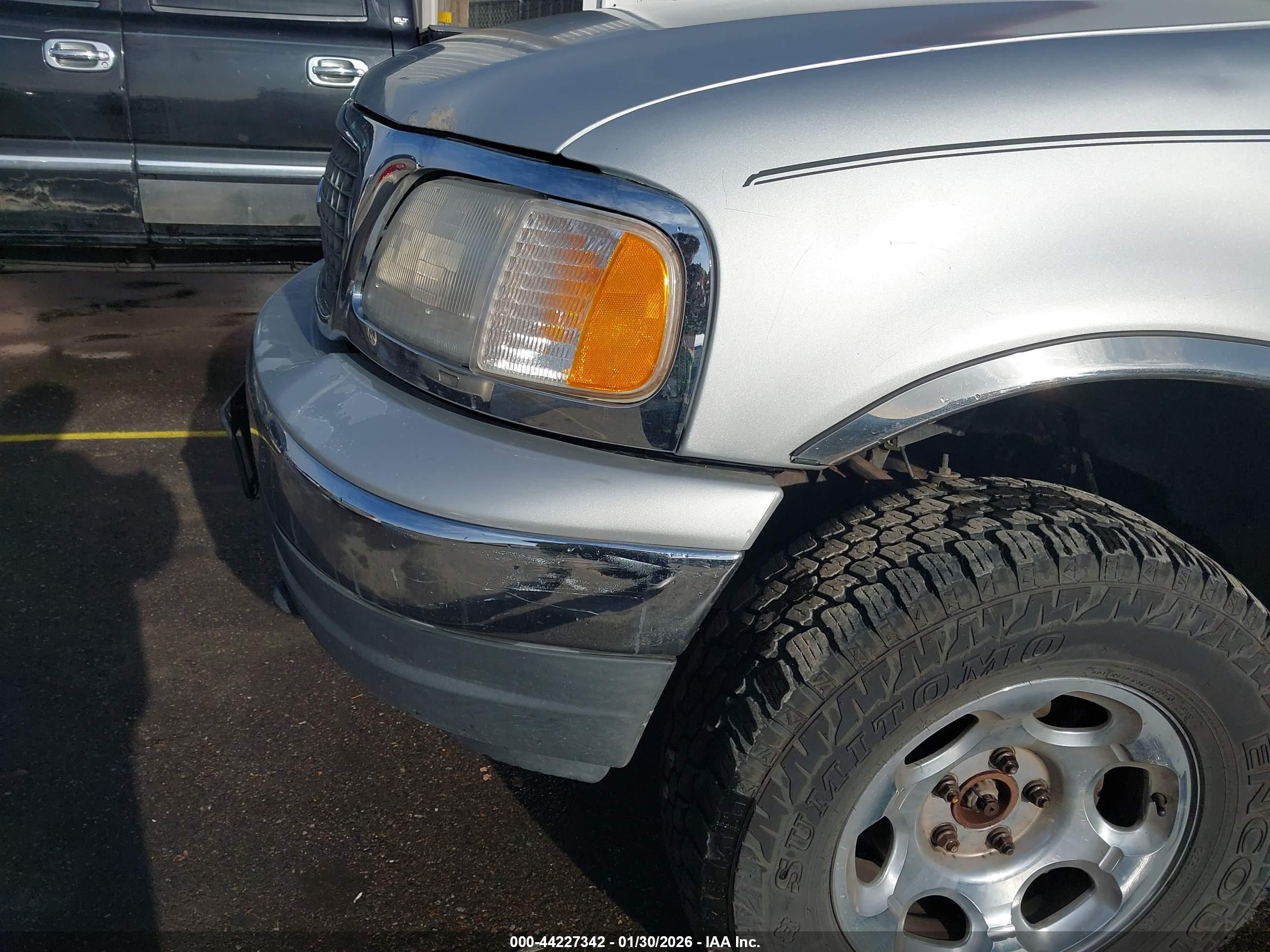 FORD EXPEDITION image 6