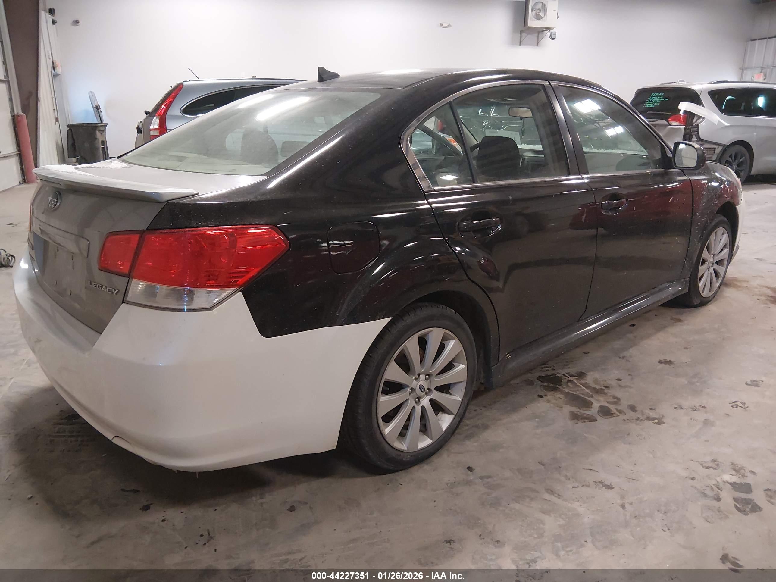 SUBARU LEGACY image 4