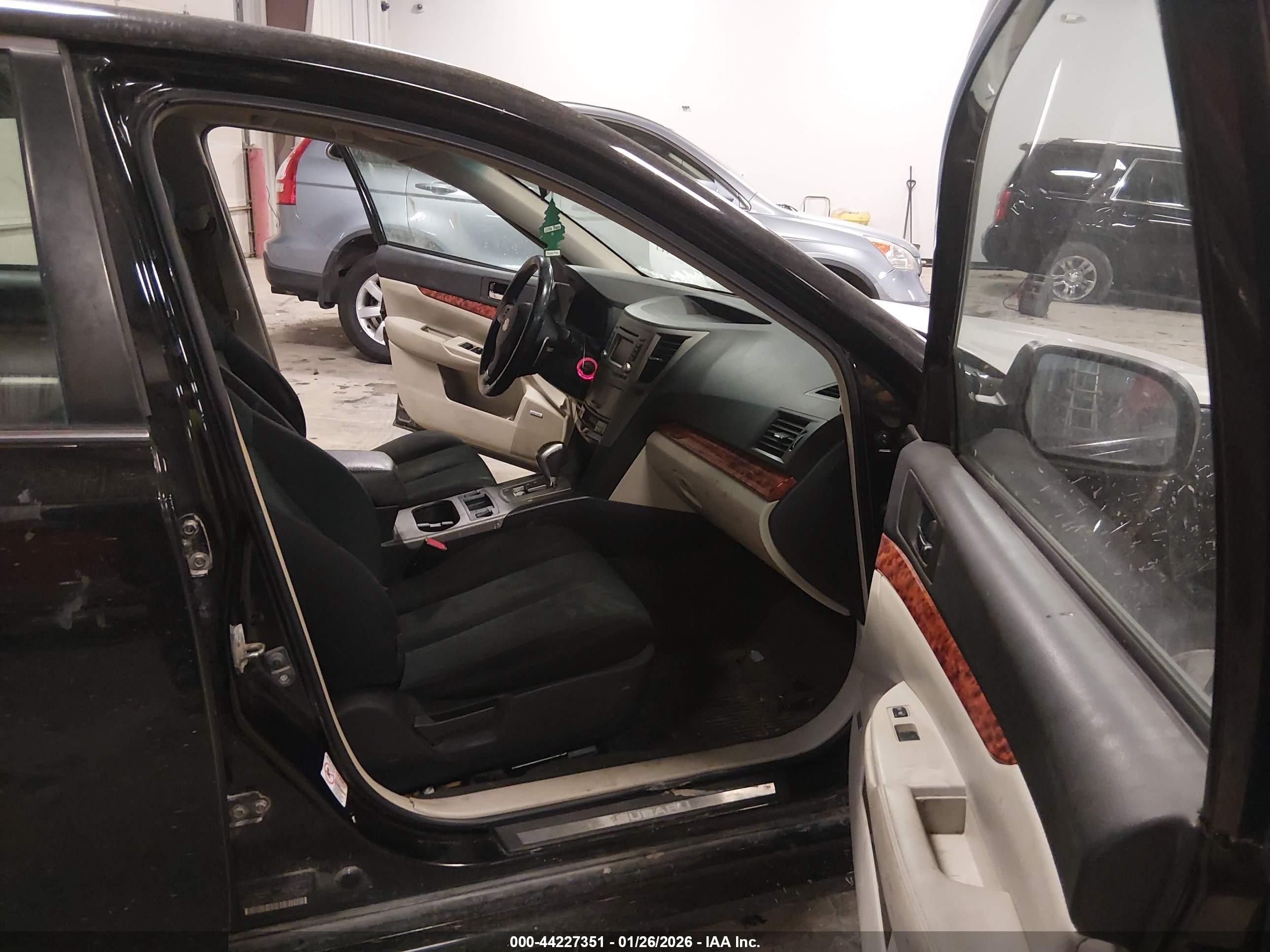 SUBARU LEGACY image 5
