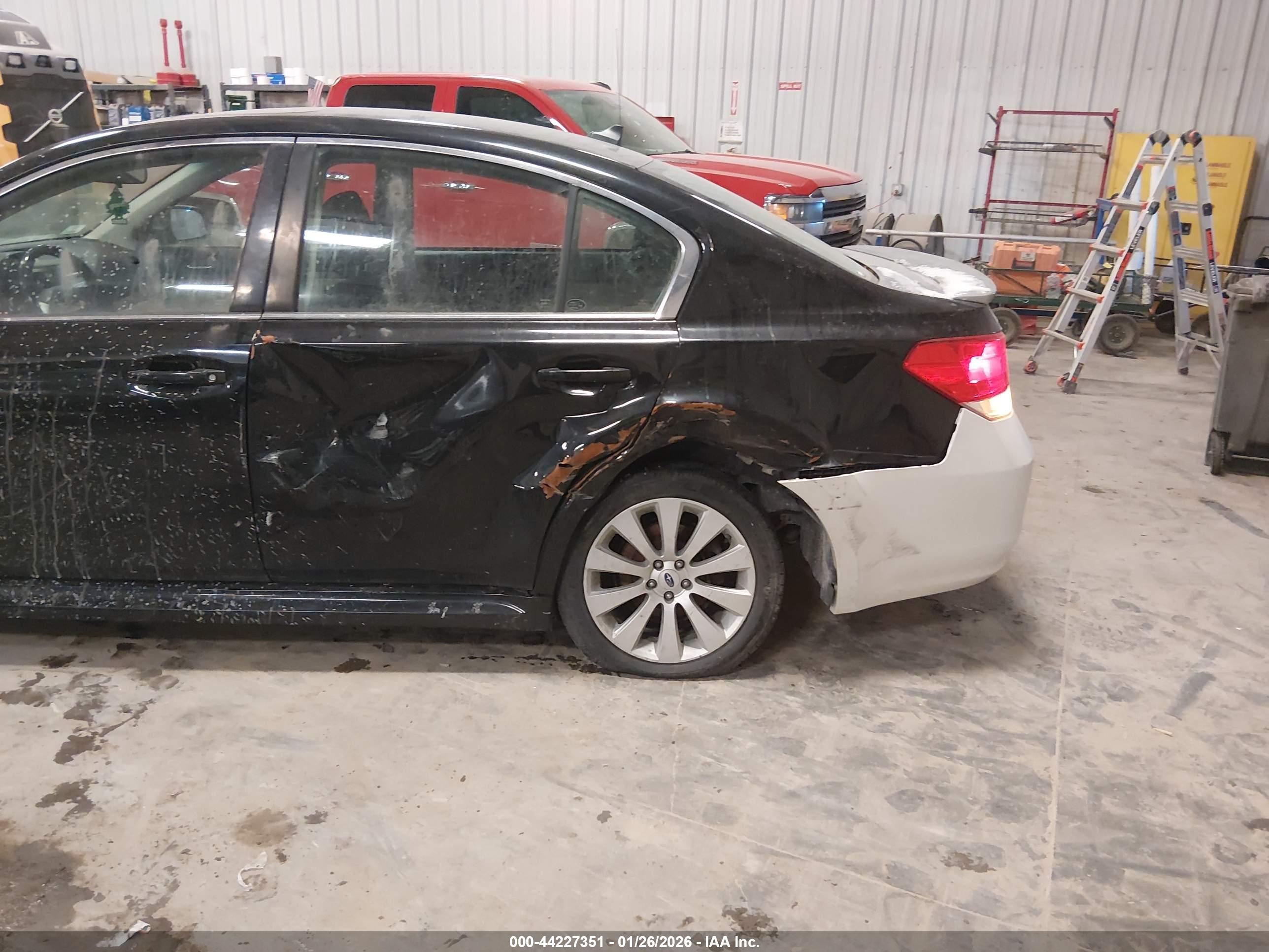 SUBARU LEGACY image 6