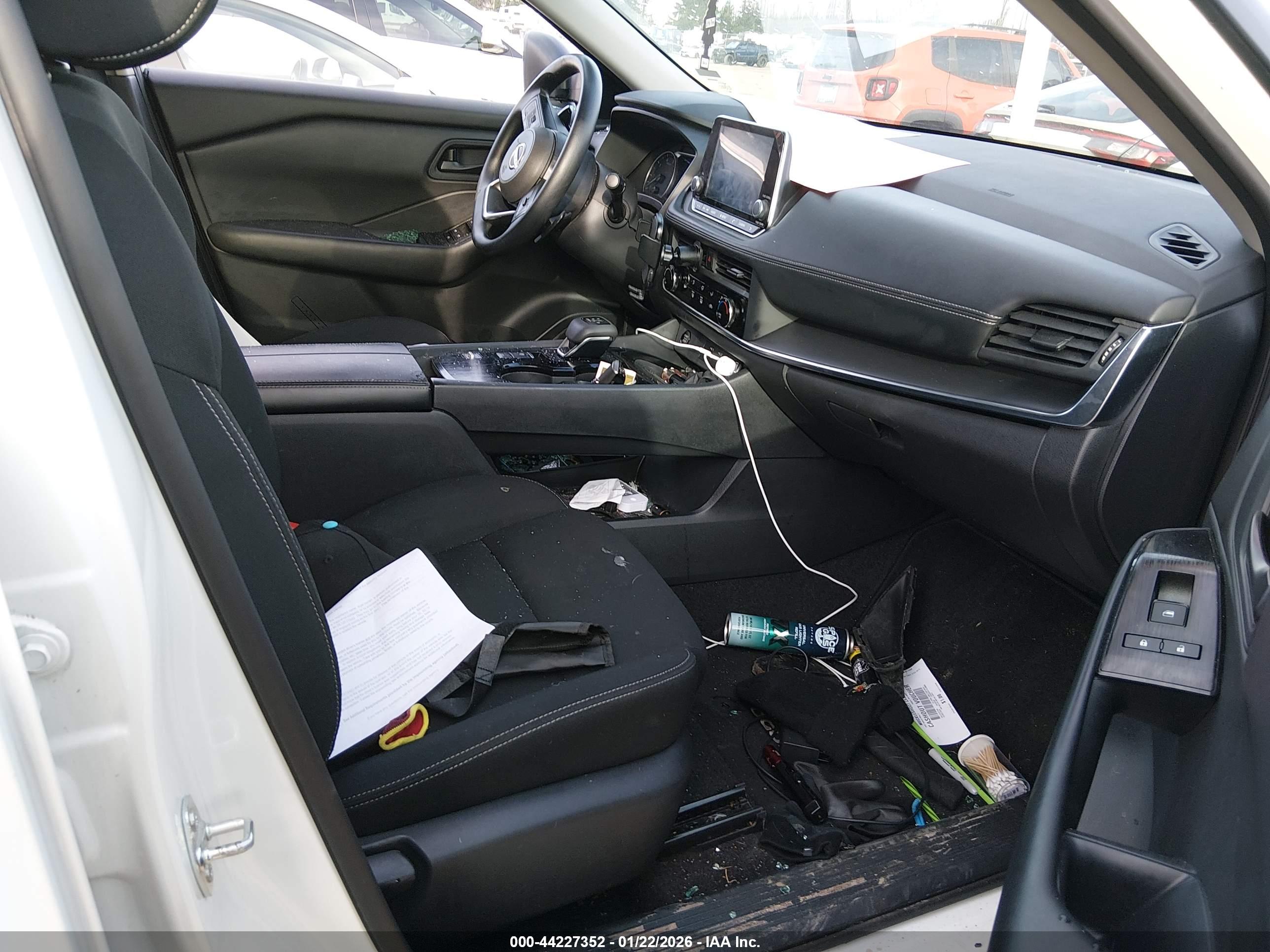 NISSAN ROGUE image 5