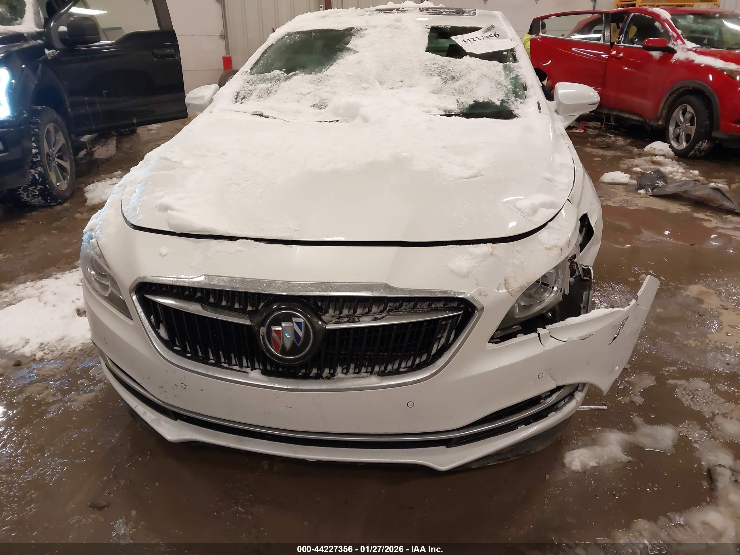 BUICK LACROSSE image 6