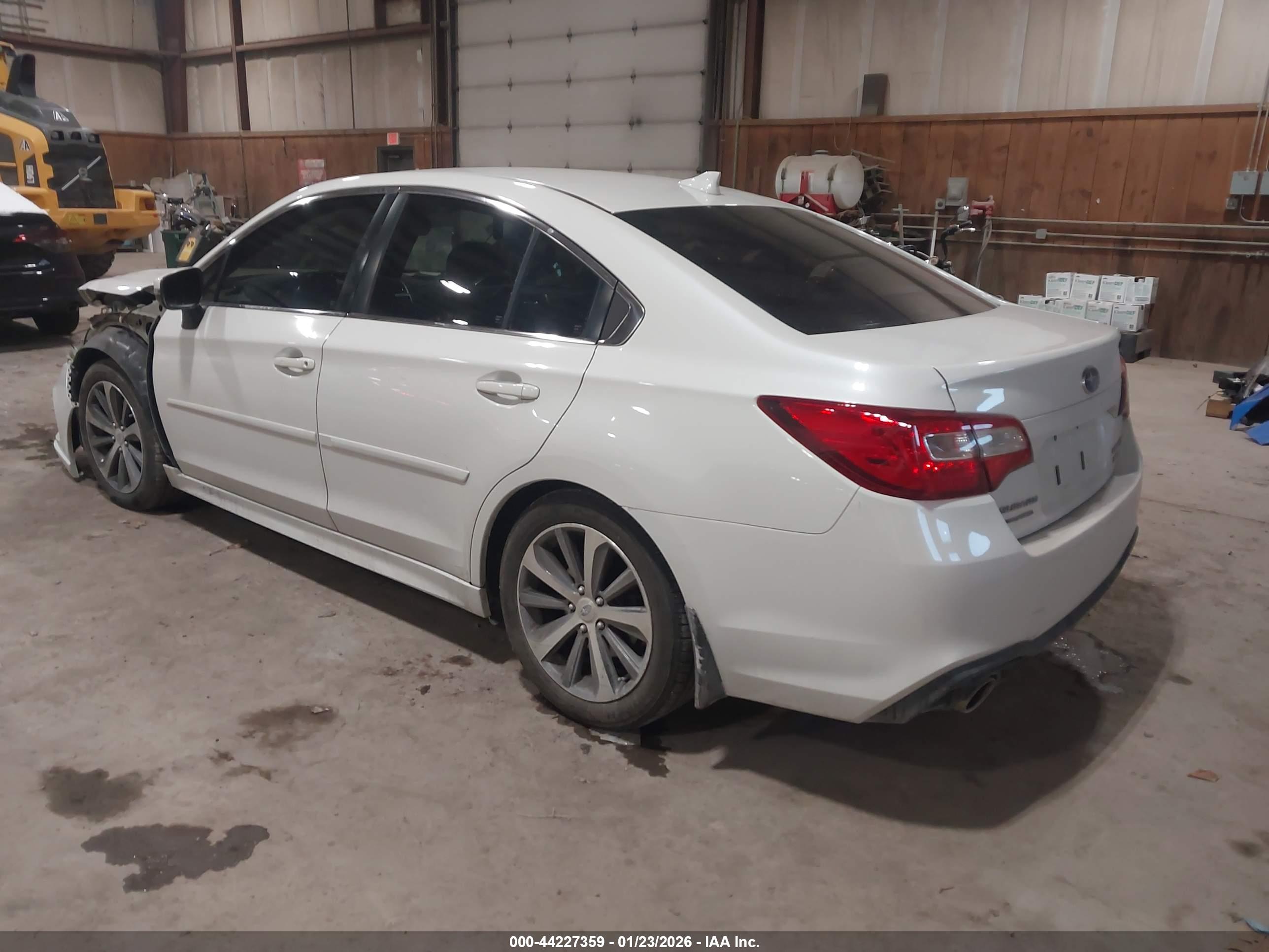 SUBARU LEGACY image 3