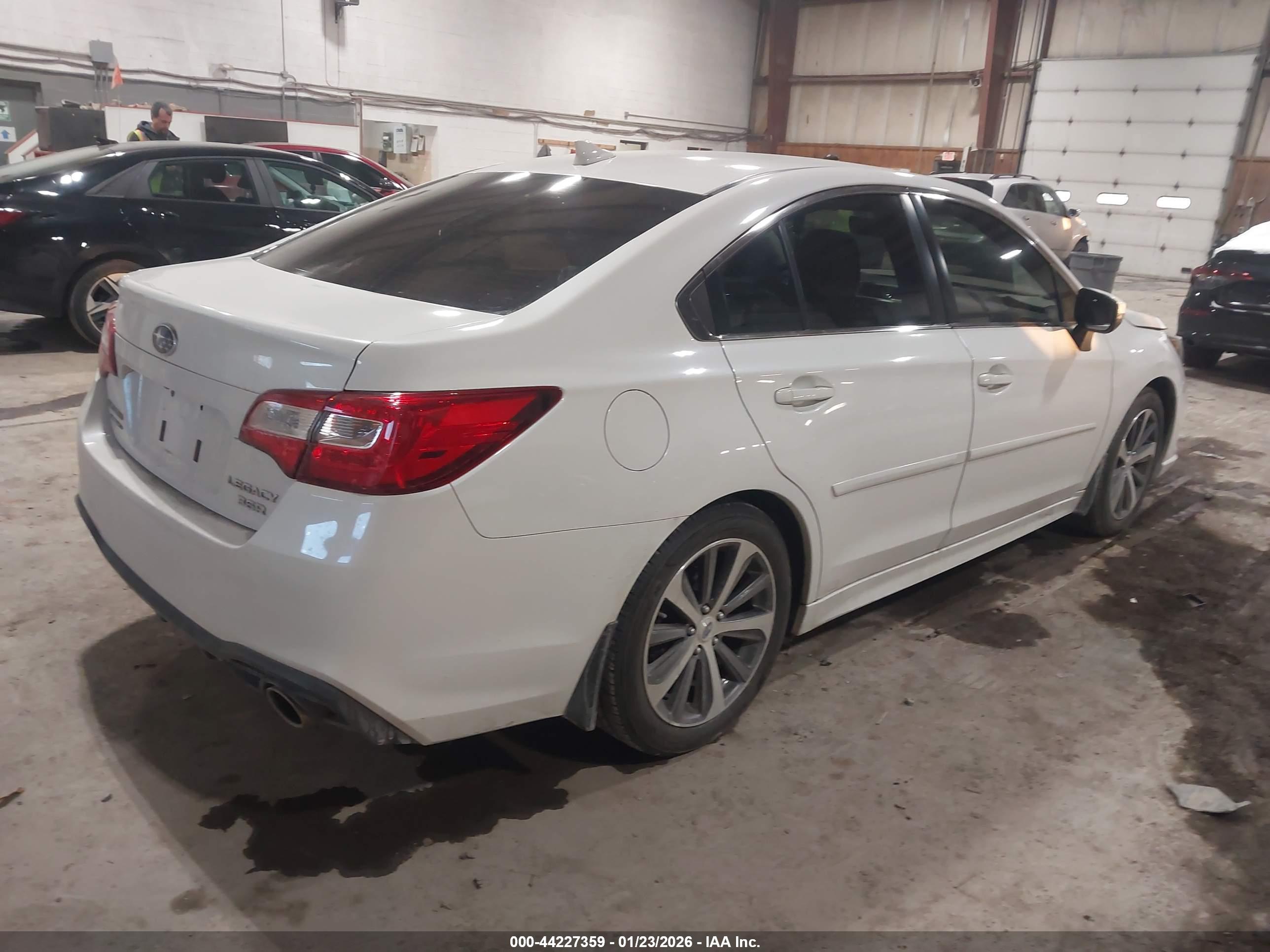 SUBARU LEGACY image 4