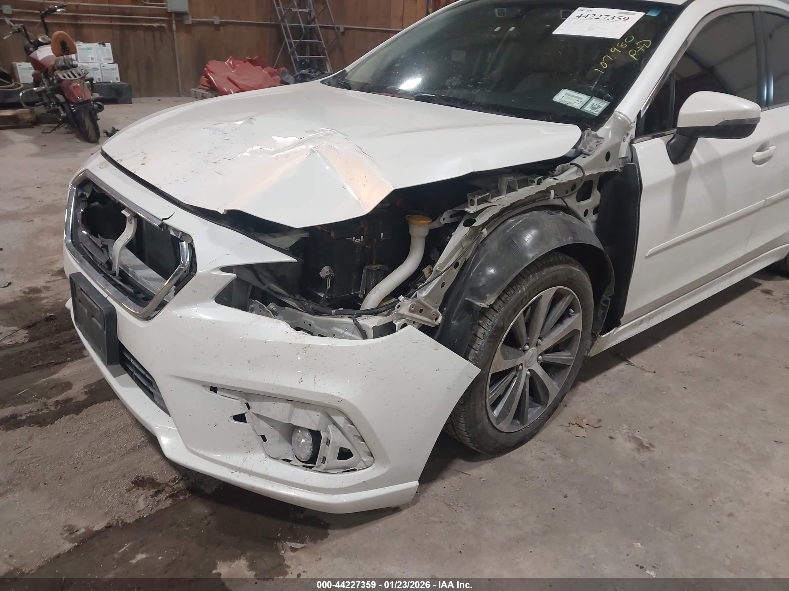 SUBARU LEGACY image 6