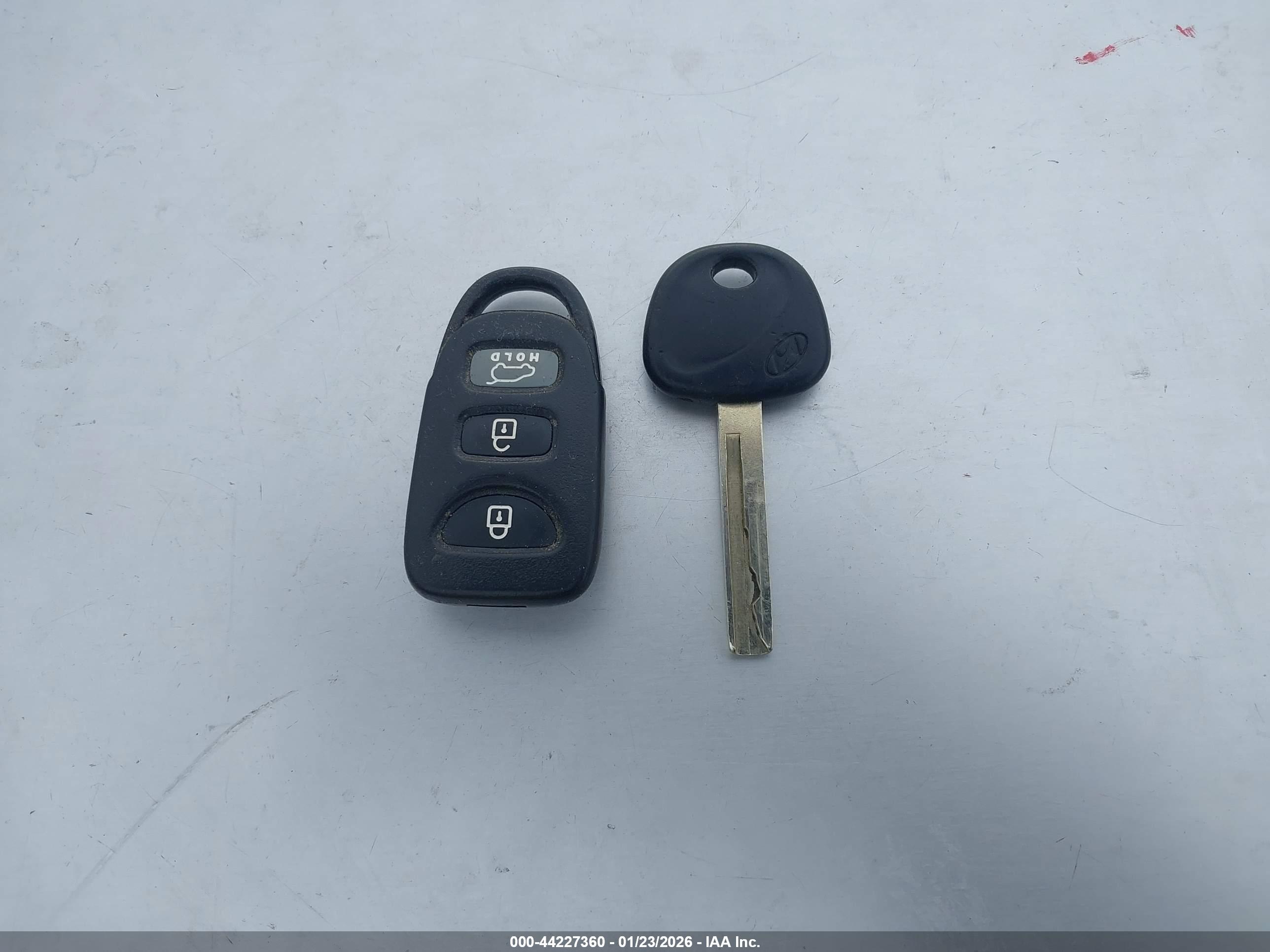 HYUNDAI ELANTRA image 11