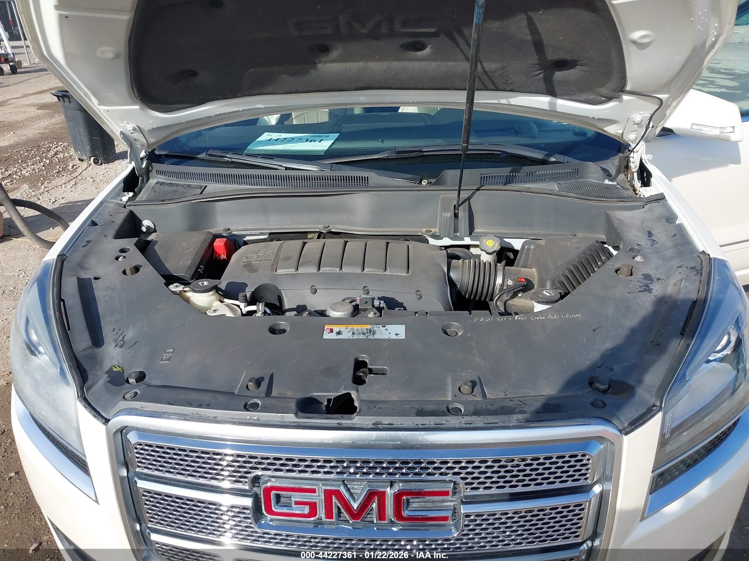 GMC ACADIA image 10