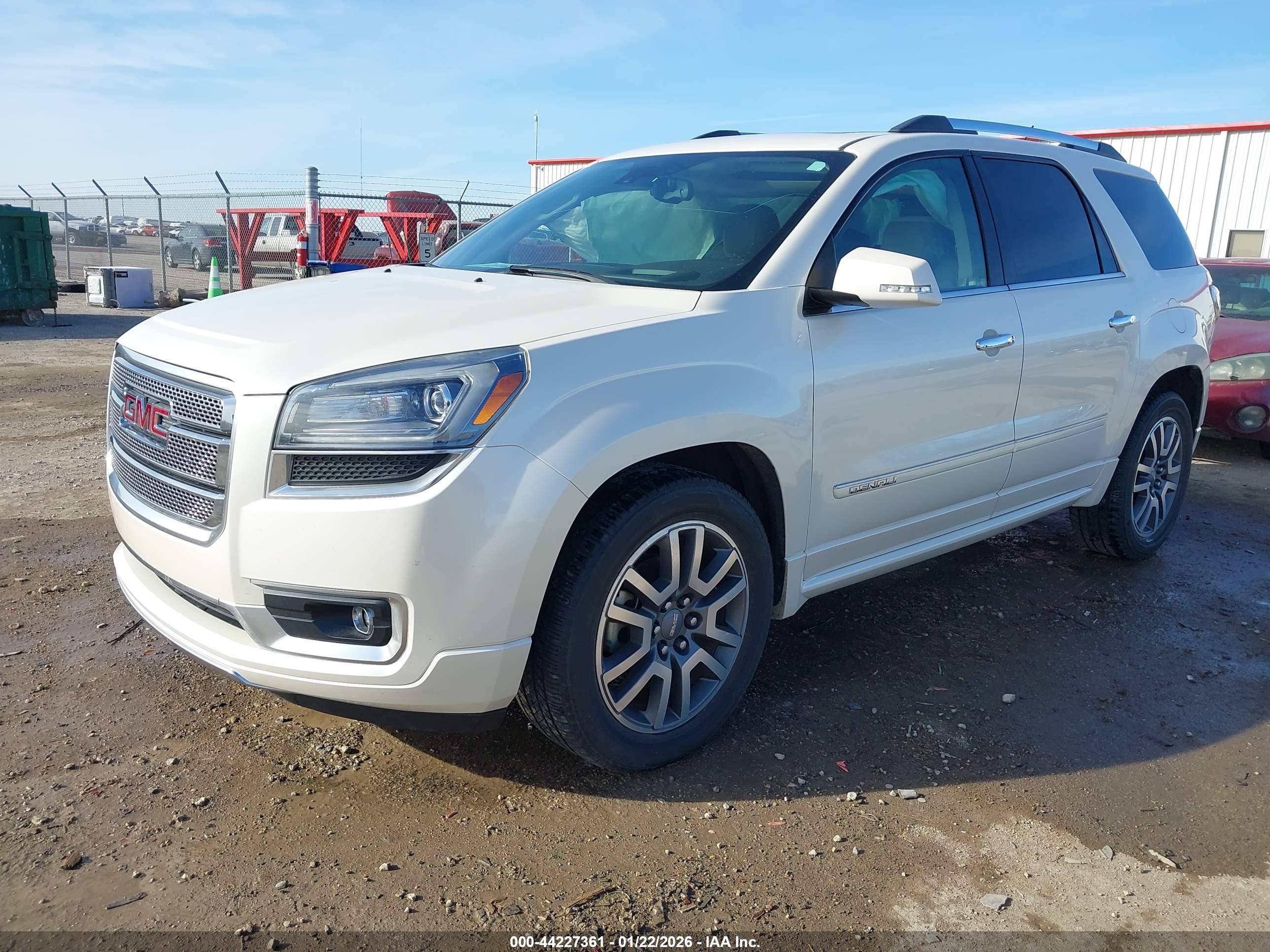 GMC ACADIA image 2