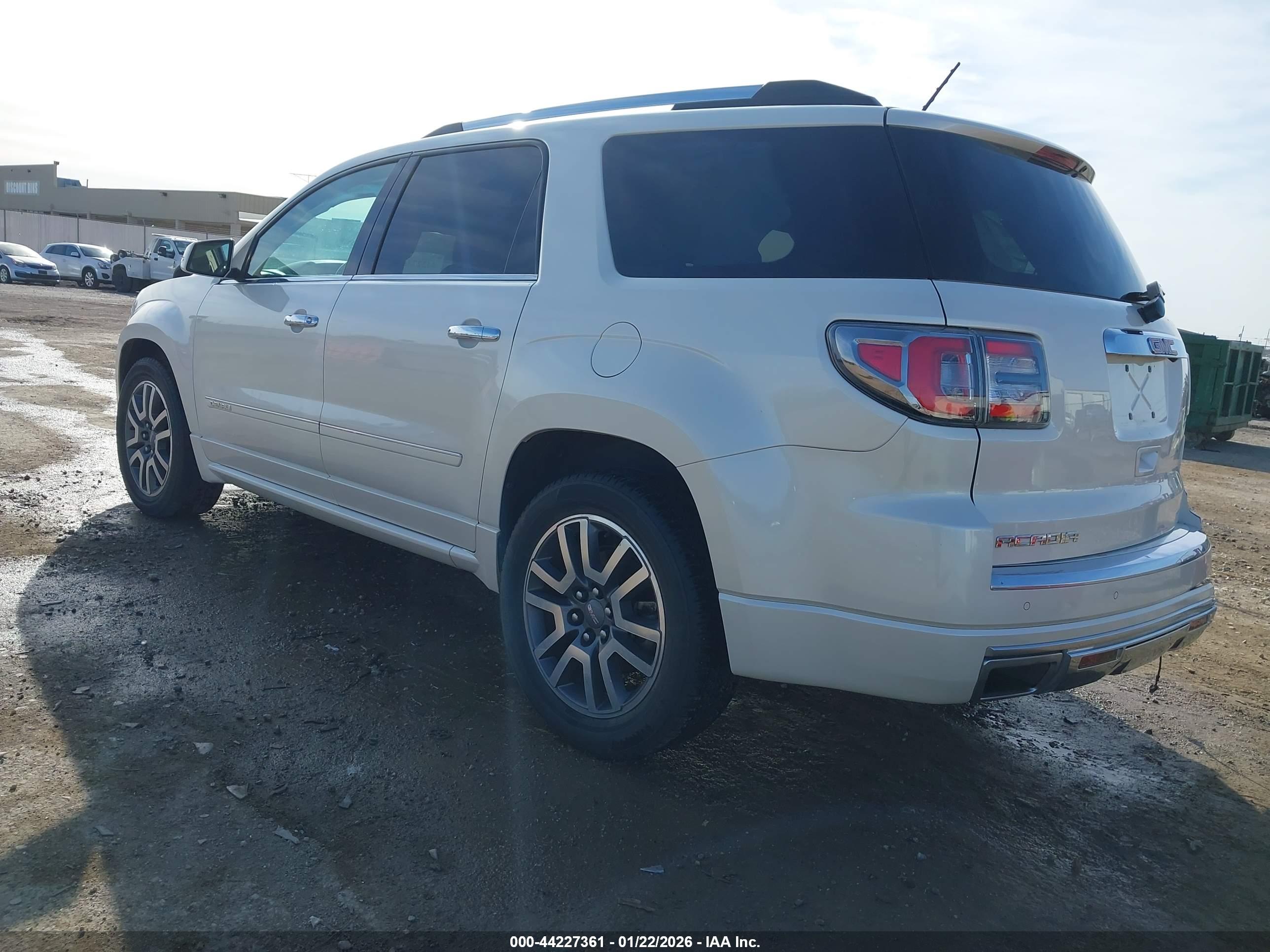 GMC ACADIA image 3