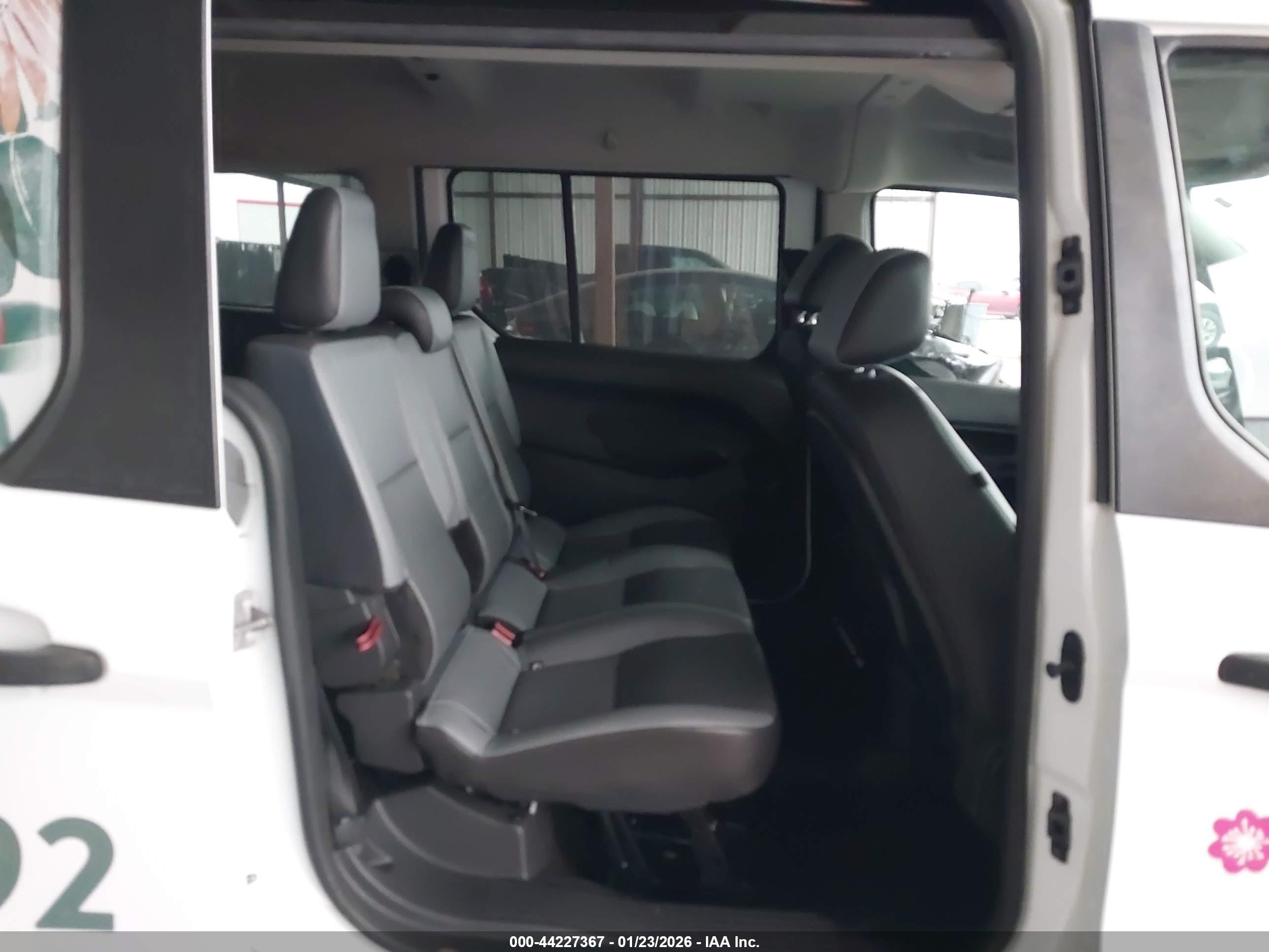 FORD TRANSIT image 8