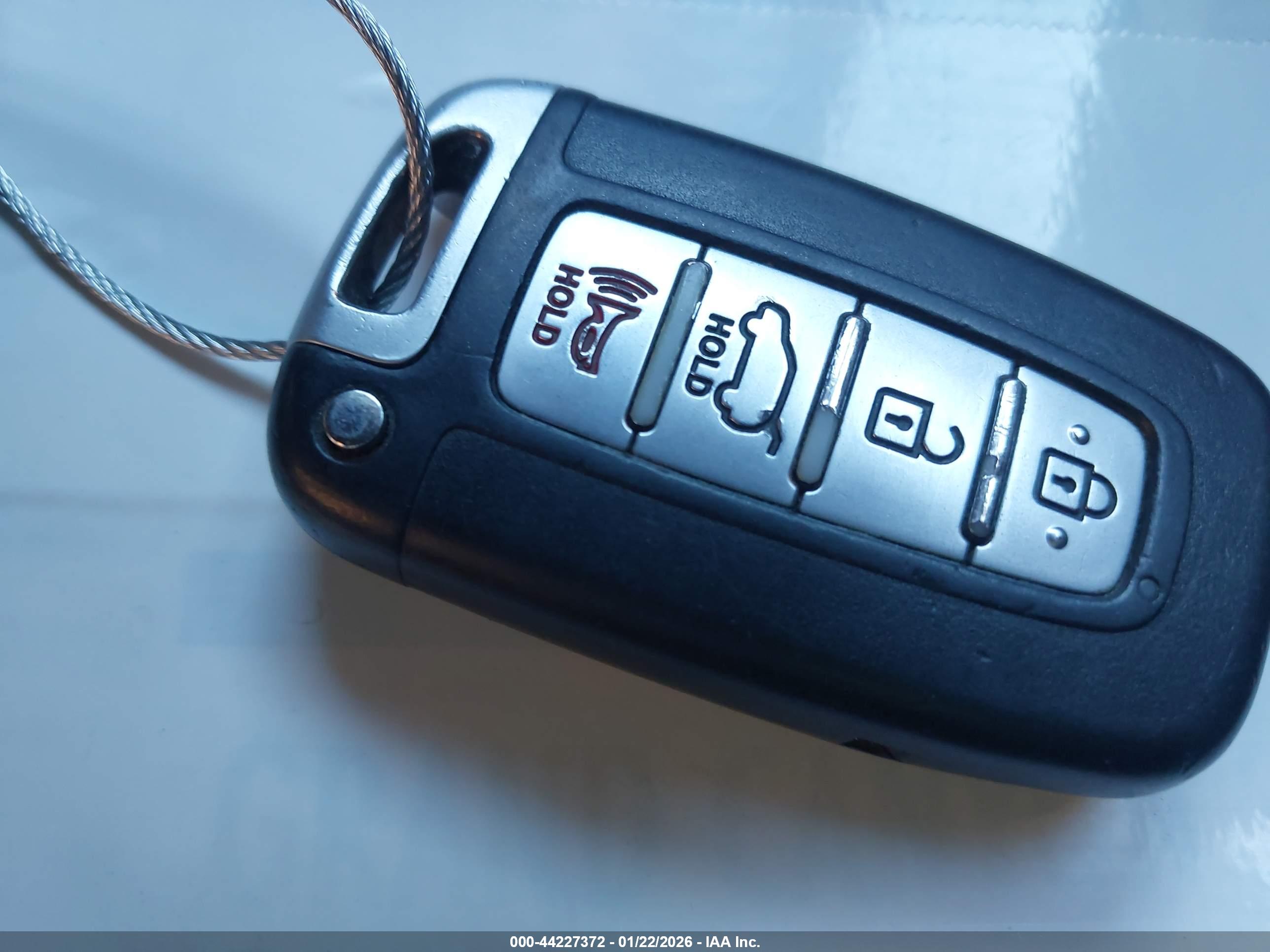 HYUNDAI VELOSTER image 11