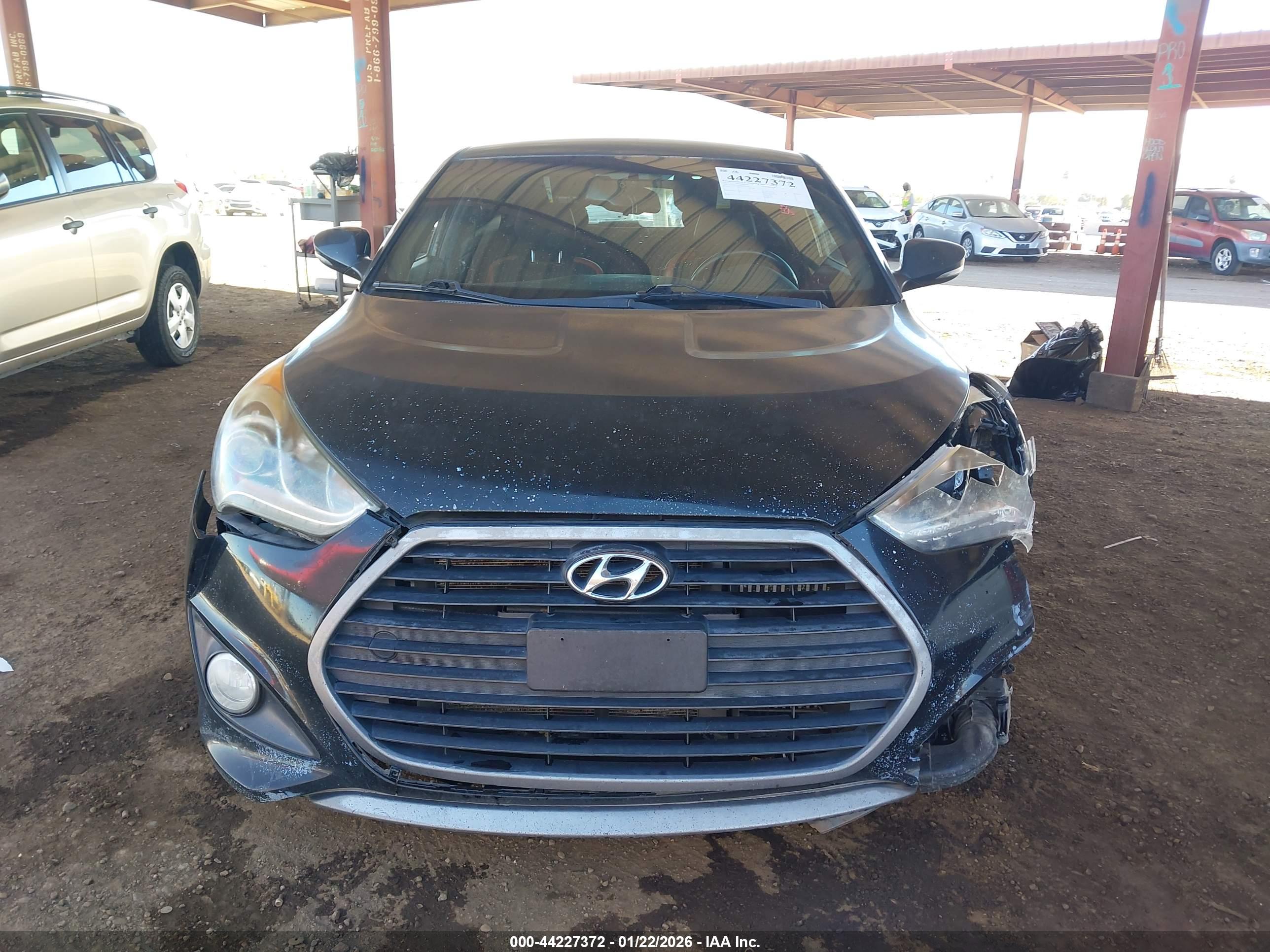 HYUNDAI VELOSTER image 6