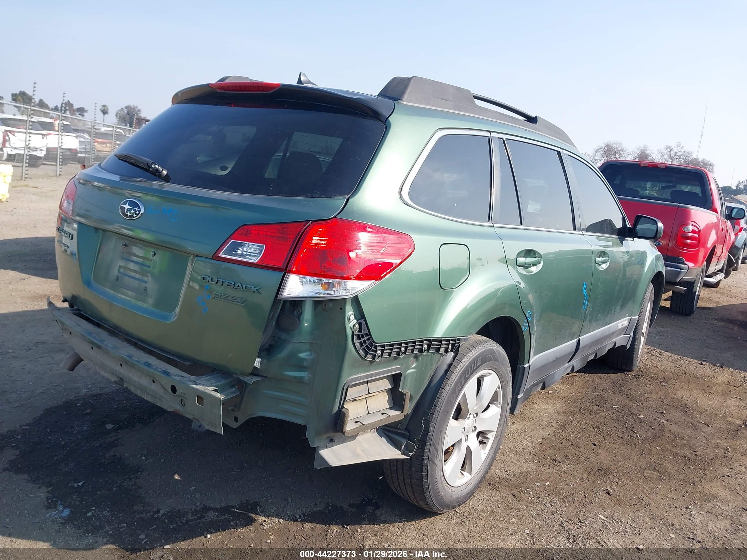 SUBARU OUTBACK image 4