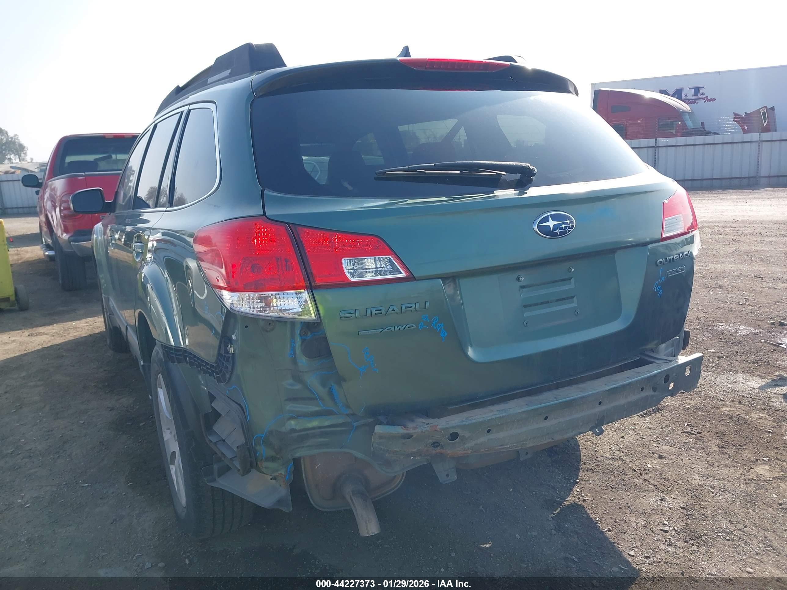 SUBARU OUTBACK image 6