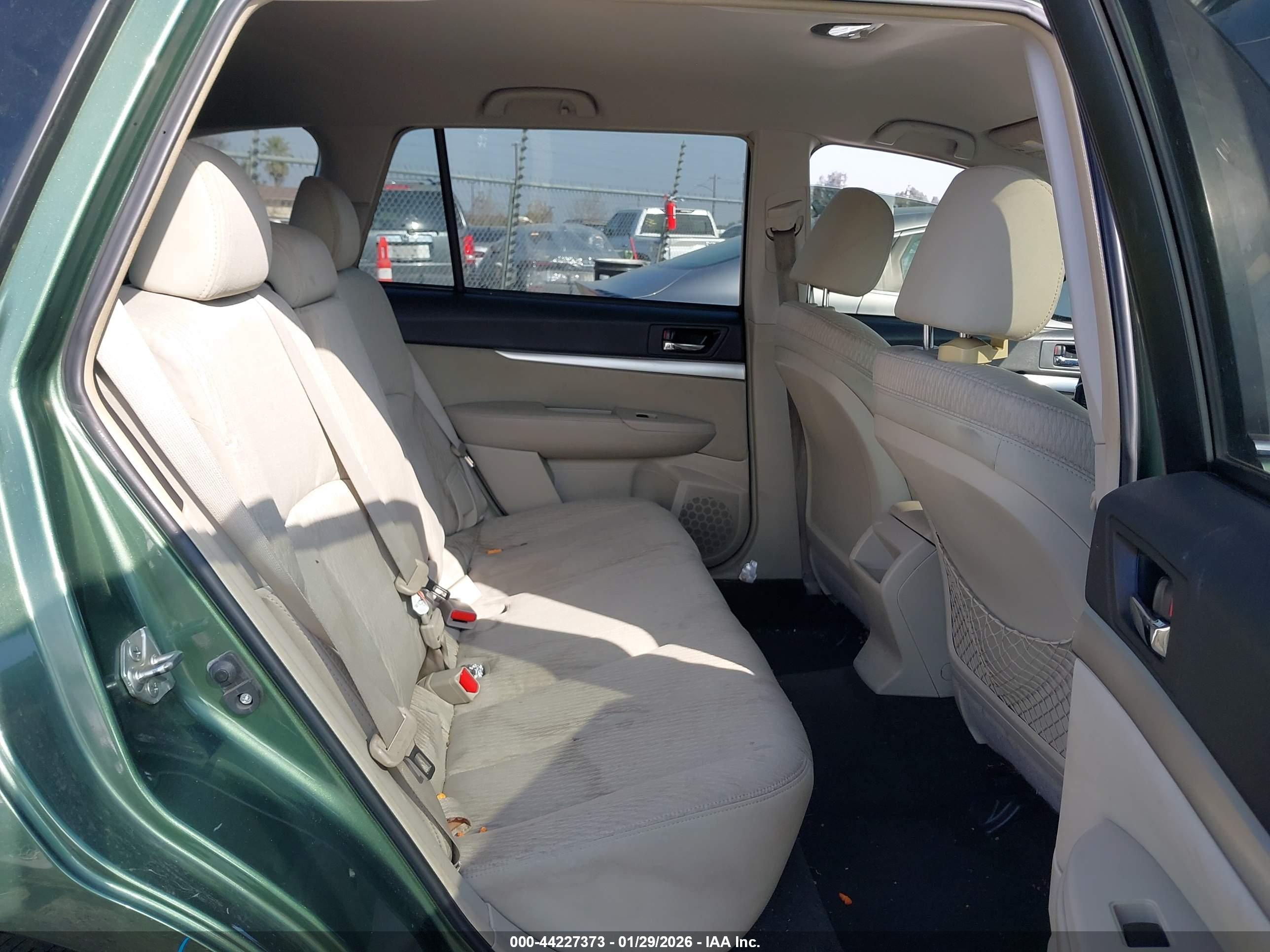SUBARU OUTBACK image 8