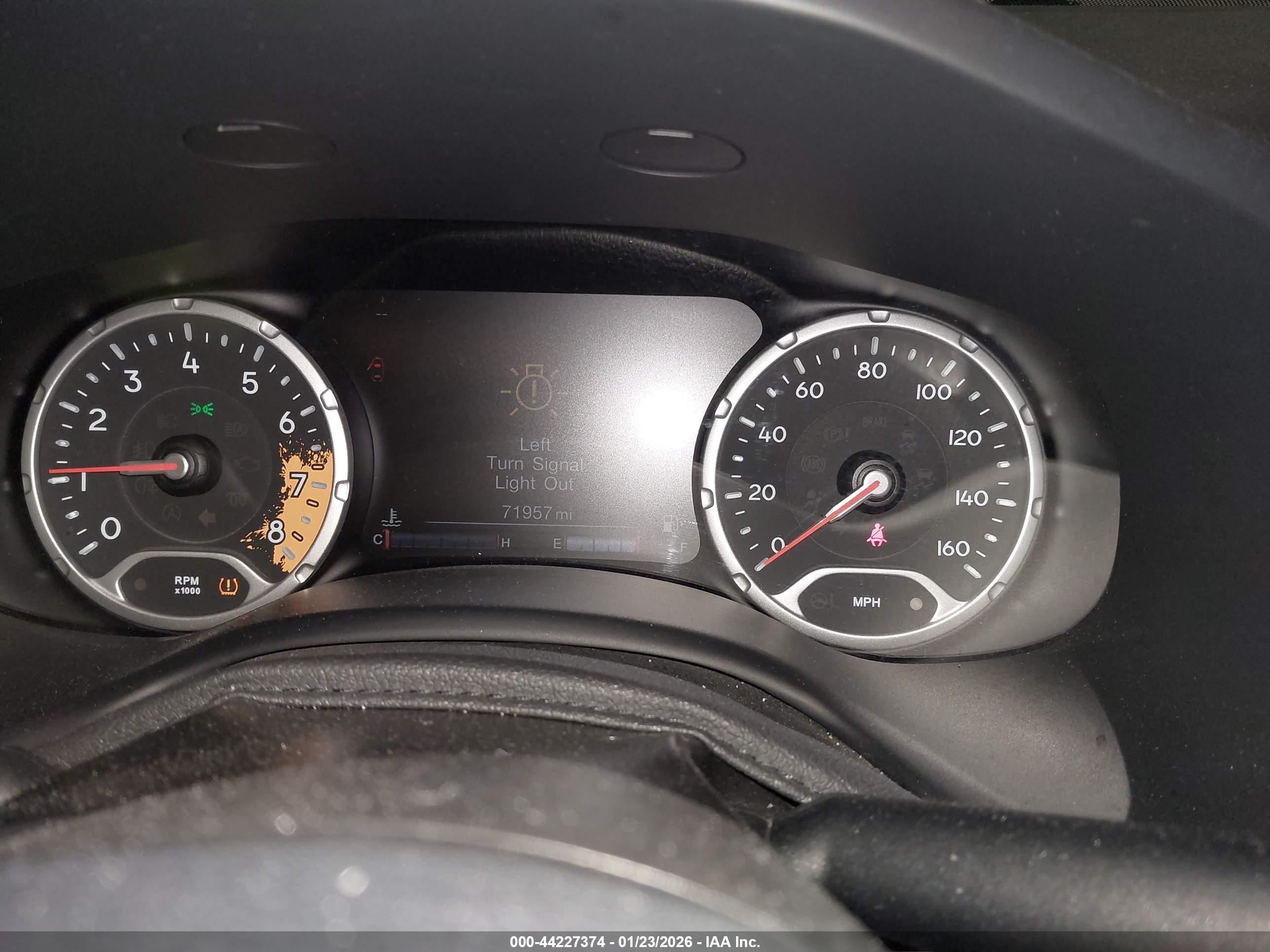 JEEP RENEGADE image 7