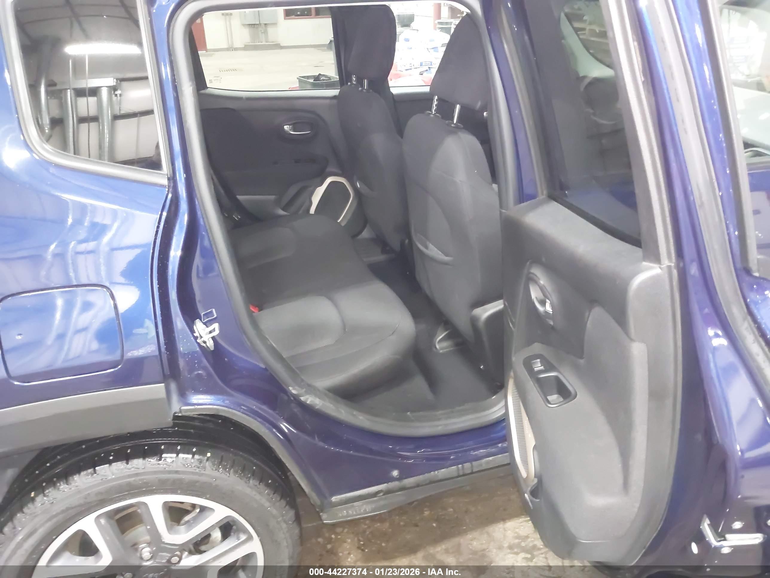 JEEP RENEGADE image 8
