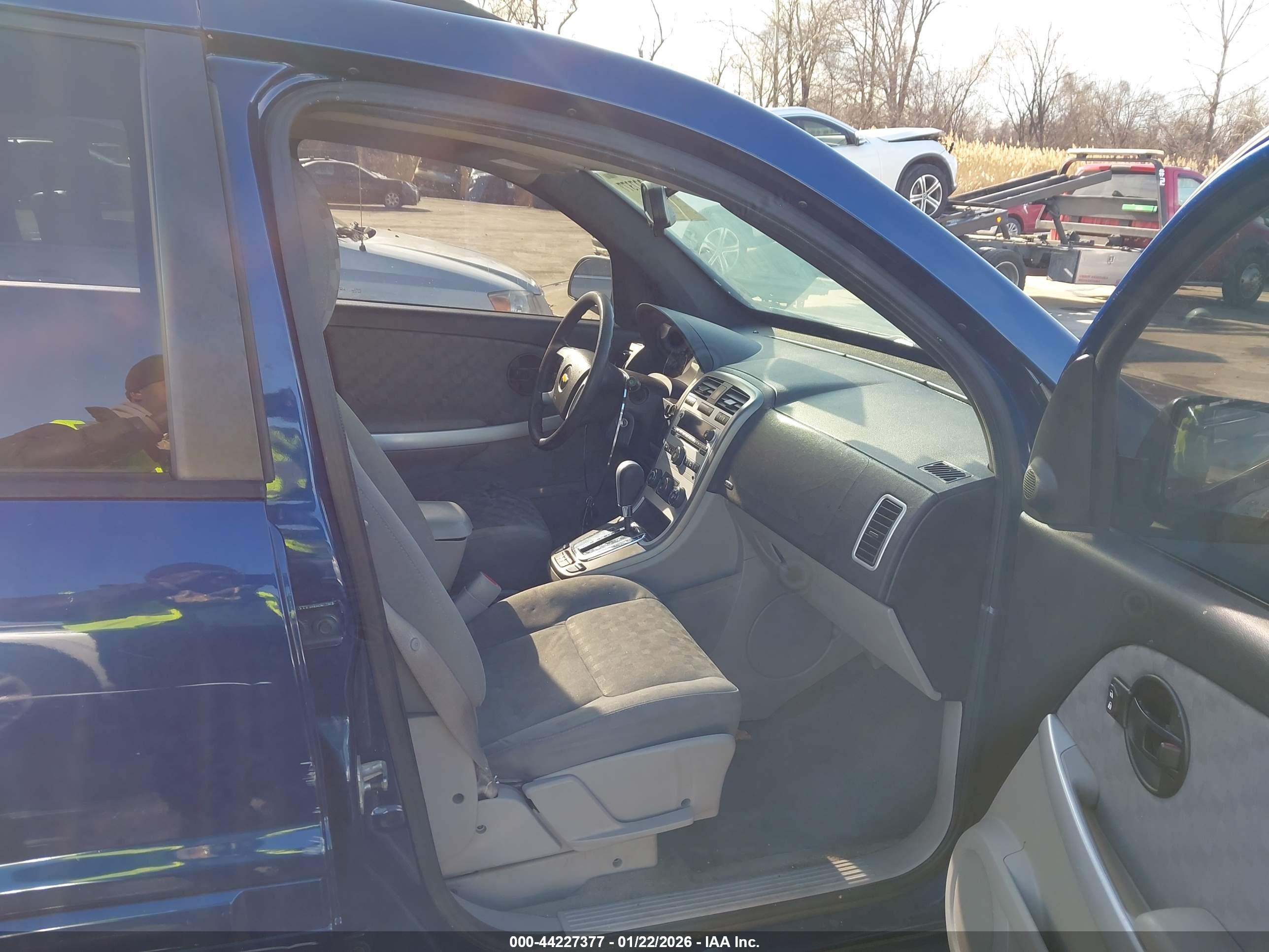 CHEVROLET EQUINOX image 5