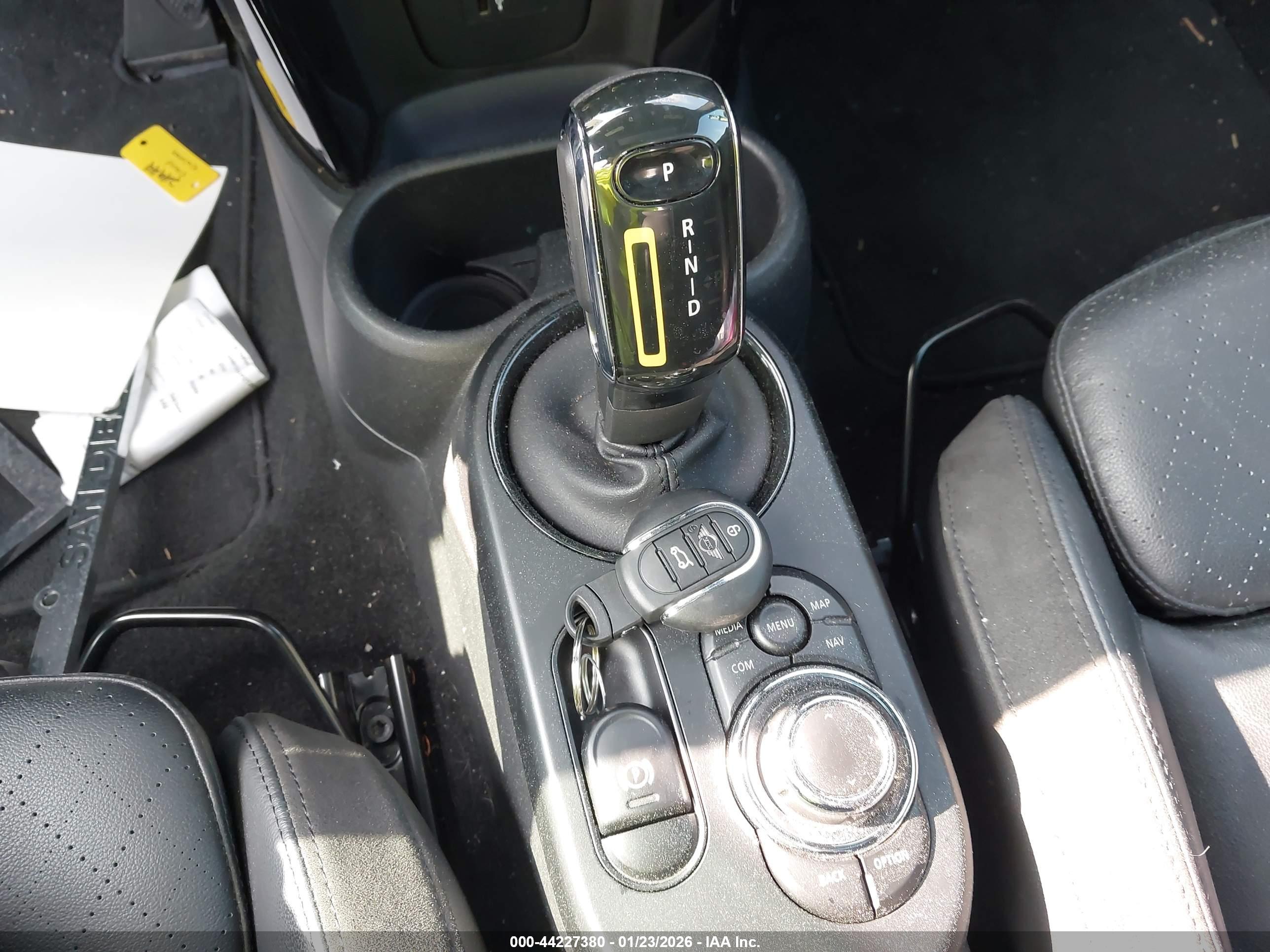 MINI SE image 11