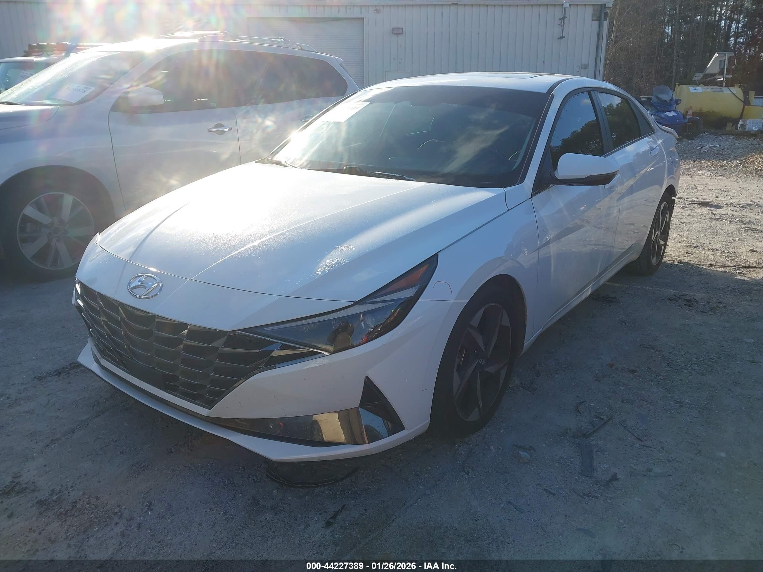 HYUNDAI ELANTRA image 2