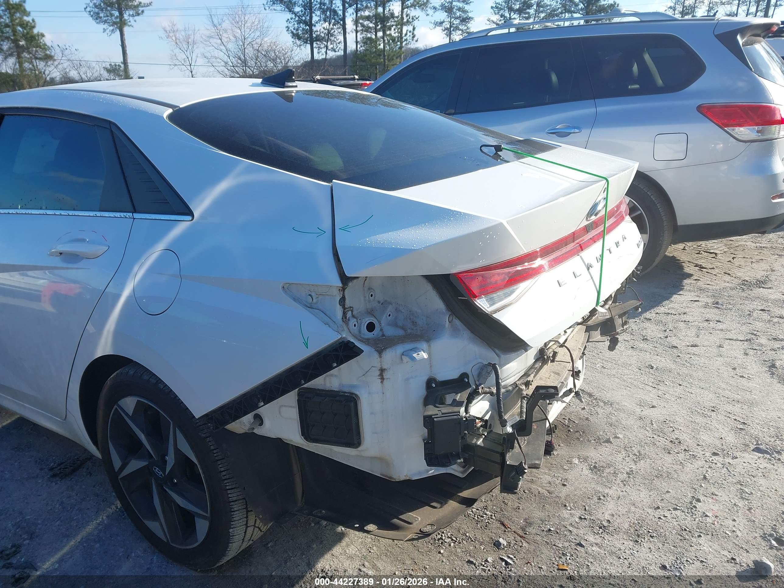 HYUNDAI ELANTRA image 6