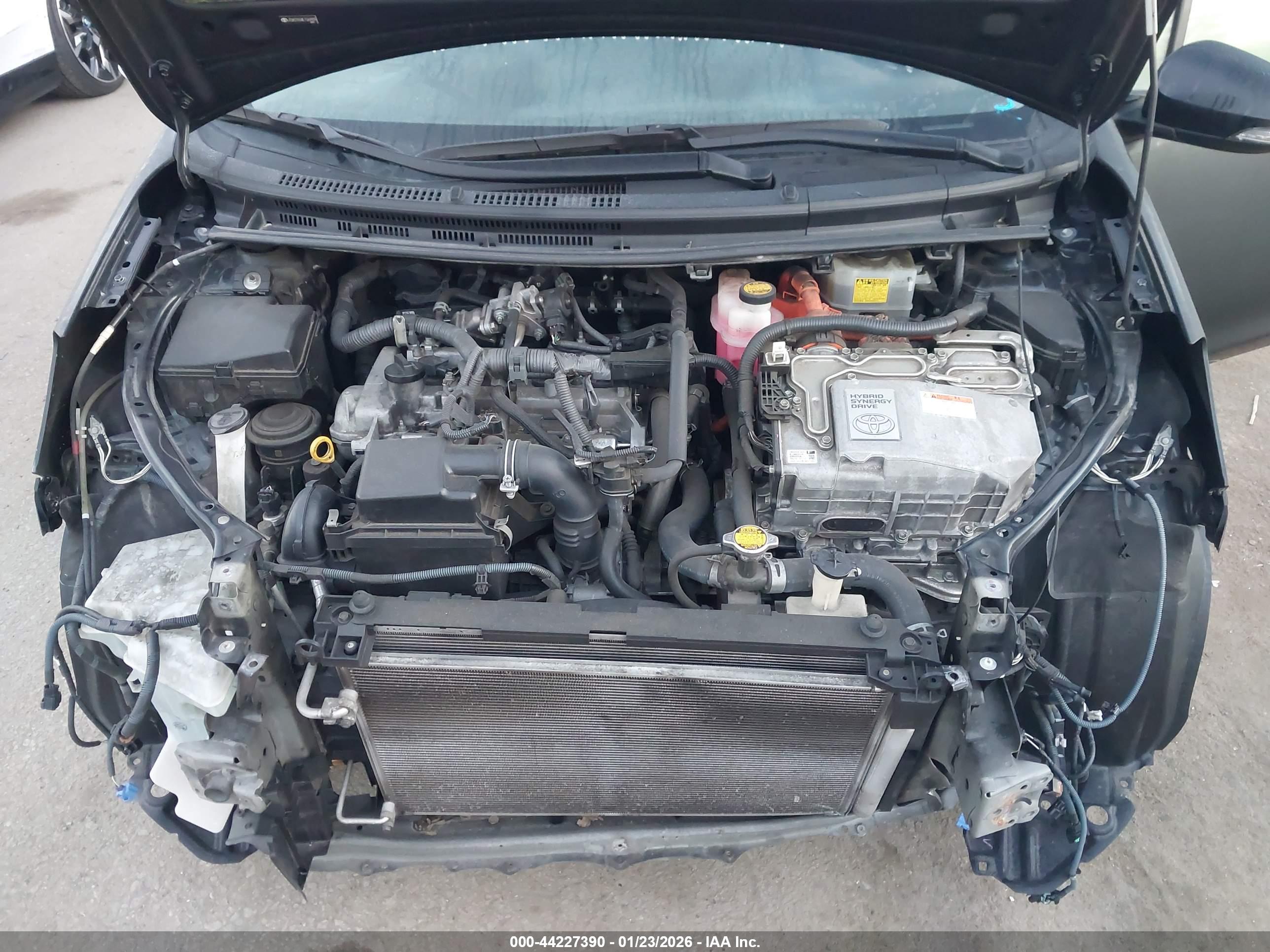TOYOTA PRIUS image 10